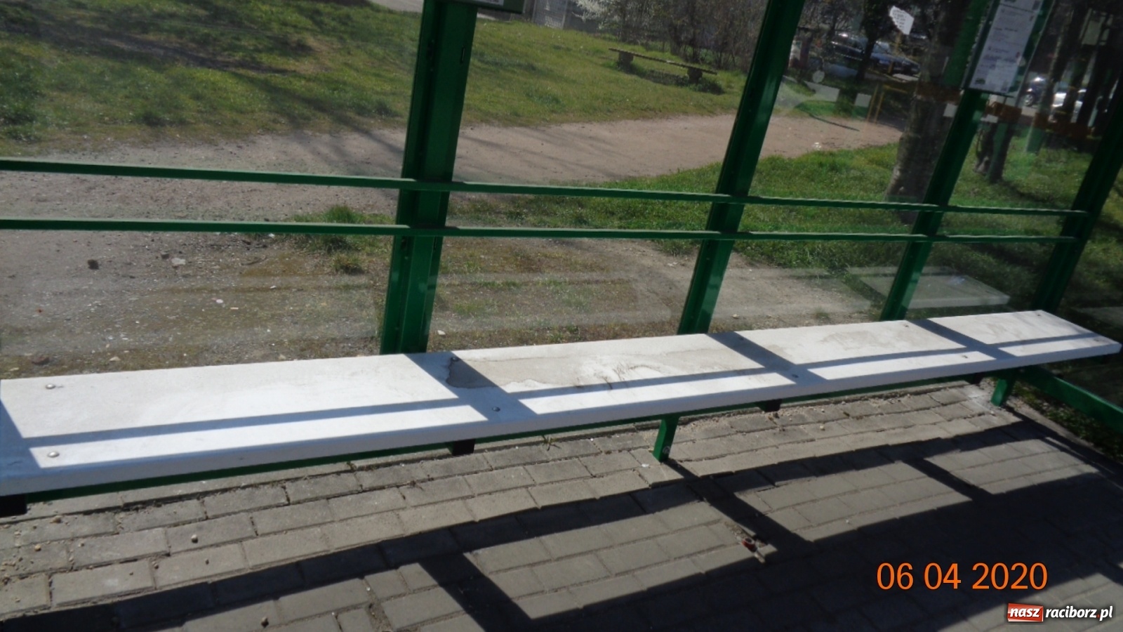 Zdjęcie w galerii na portalu naszraciborz.pl: PK dezynfekuje przystanki i pracuje nad nowym rozkładem jazdy autobusów  wiadomości z regionu