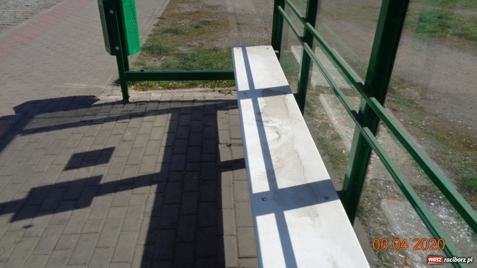 Zdjęcie w galerii na portalu naszraciborz.pl: PK dezynfekuje przystanki i pracuje nad nowym rozkładem jazdy autobusów  wiadomości z regionu