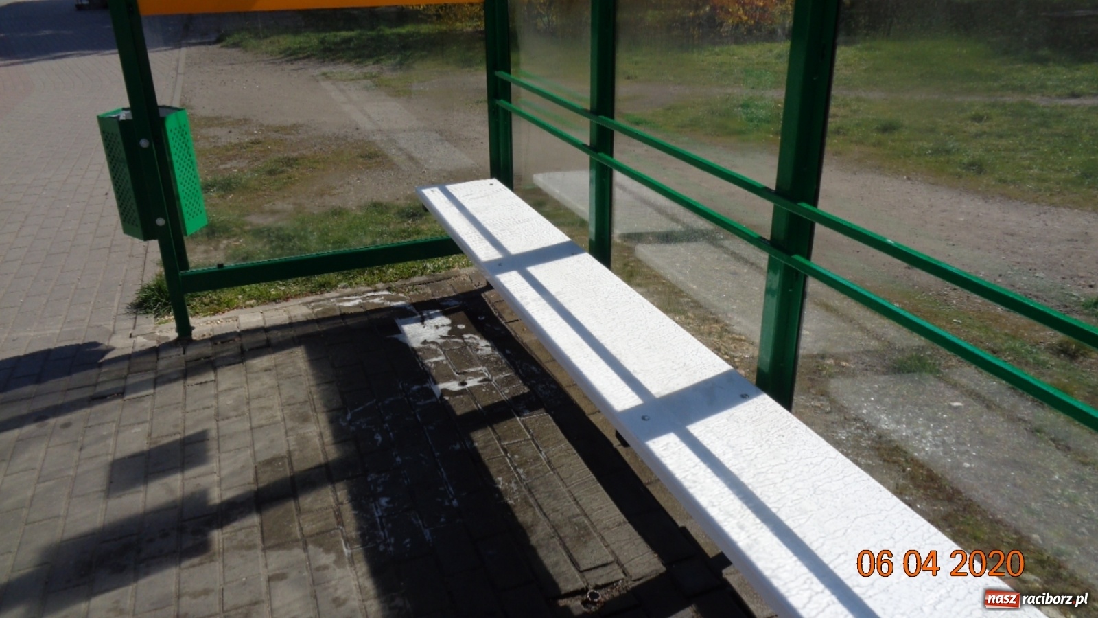 Zdjęcie w galerii na portalu naszraciborz.pl: PK dezynfekuje przystanki i pracuje nad nowym rozkładem jazdy autobusów  wiadomości z regionu