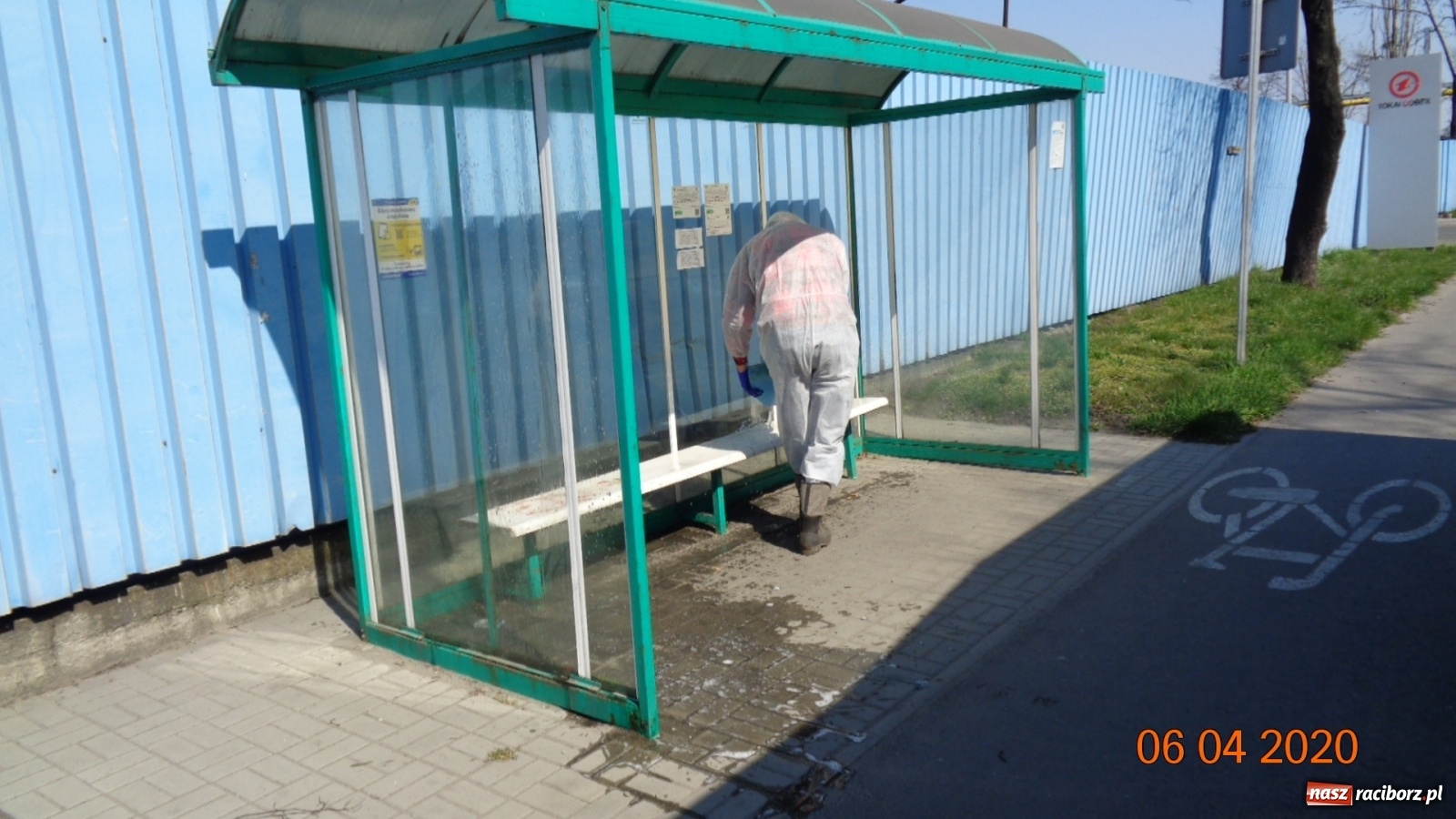 Zdjęcie w galerii na portalu naszraciborz.pl: PK dezynfekuje przystanki i pracuje nad nowym rozkładem jazdy autobusów  wiadomości z regionu