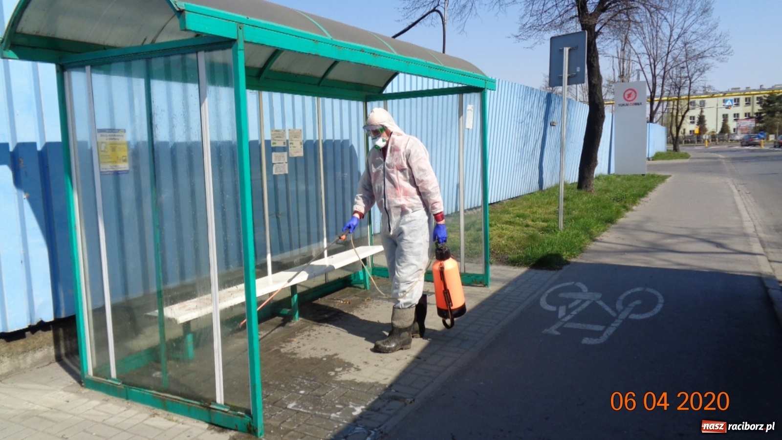 Zdjęcie w galerii na portalu naszraciborz.pl: PK dezynfekuje przystanki i pracuje nad nowym rozkładem jazdy autobusów  wiadomości z regionu