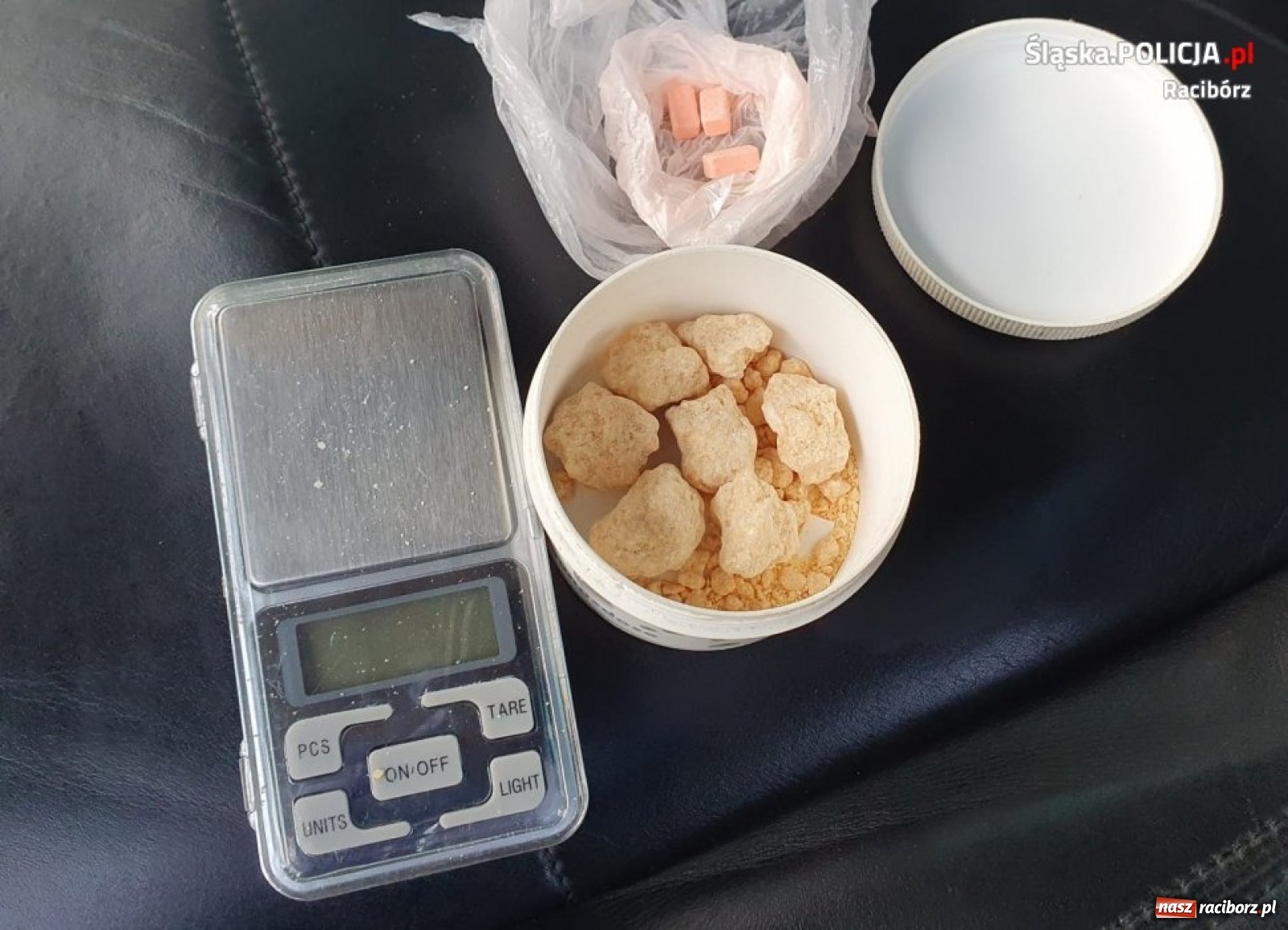 Zdjęcie w galerii na portalu naszraciborz.pl: Trzysta działek amfetaminy ujawnione podczas kontroli drogowej [FOTO] wiadomości z regionu
