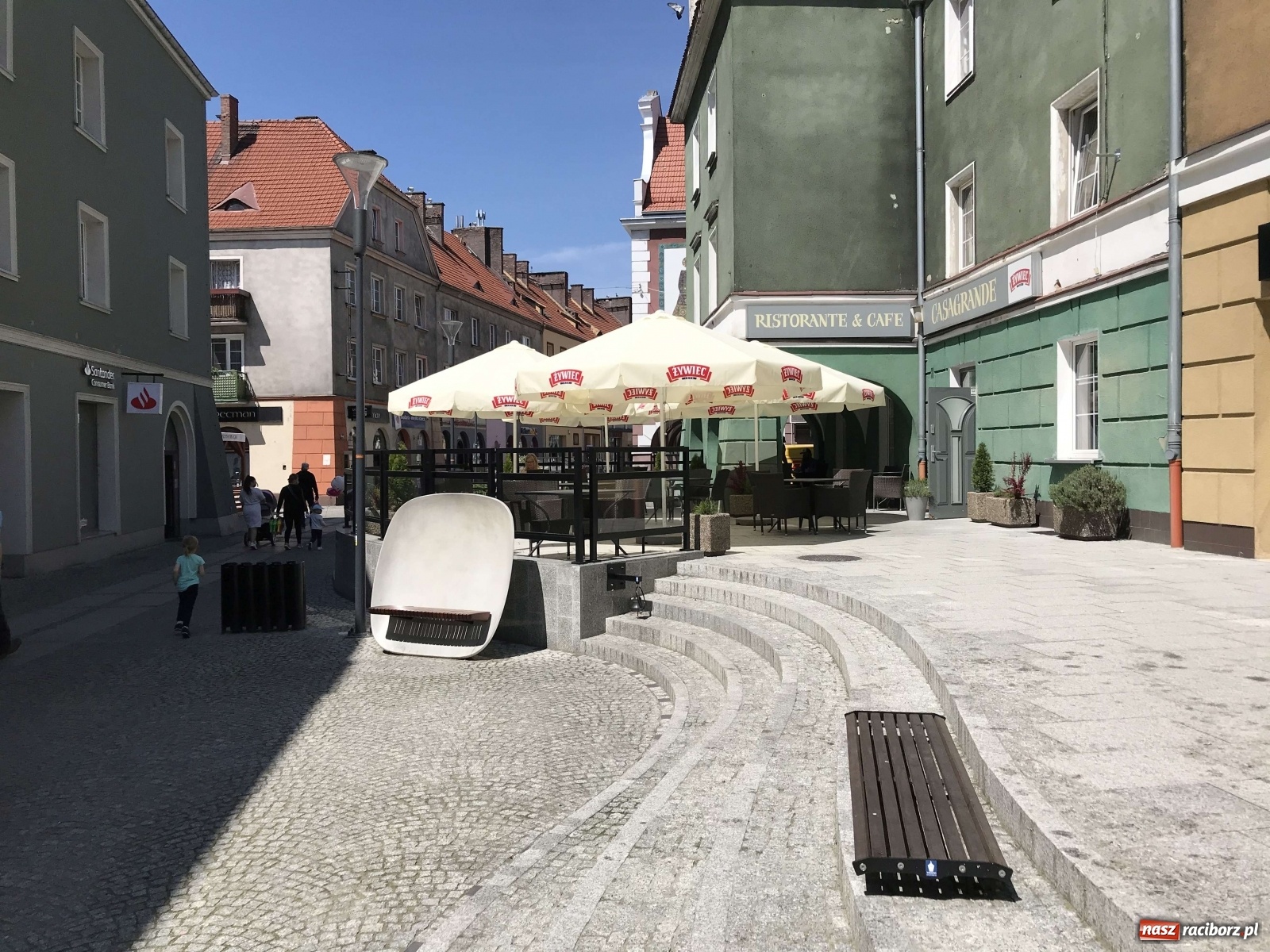 Zdjęcie w galerii na portalu naszraciborz.pl: Raciborska starówka wraca do życia. Gastronomia czeka na gości [FOTO] wiadomości z regionu