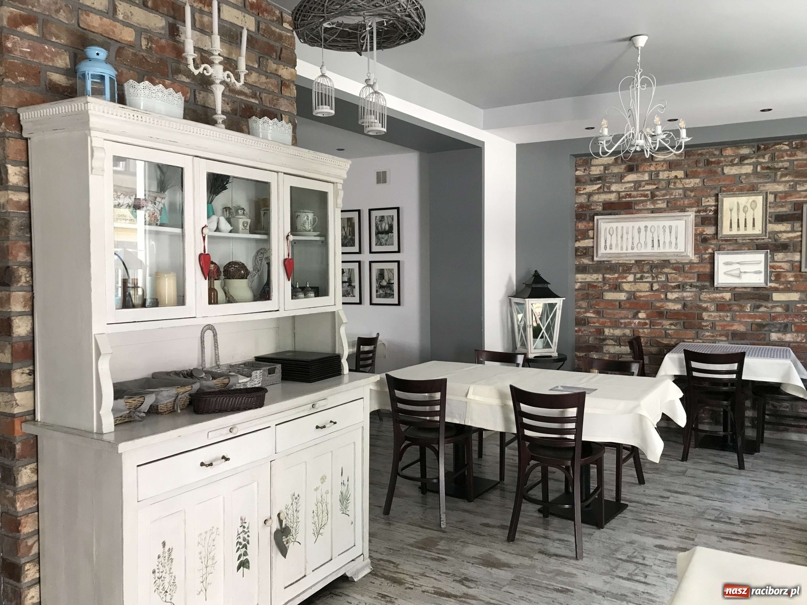 Zdjęcie w galerii na portalu naszraciborz.pl: Raciborska starówka wraca do życia. Gastronomia czeka na gości [FOTO] wiadomości z regionu