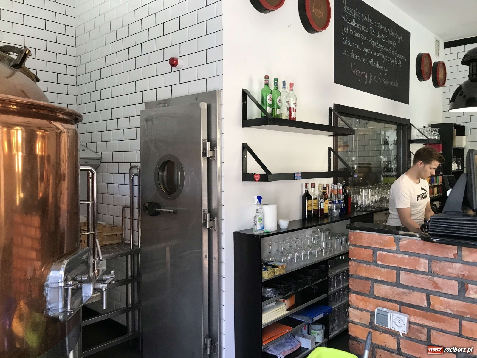 Zdjęcie w galerii na portalu naszraciborz.pl: Raciborska starówka wraca do życia. Gastronomia czeka na gości [FOTO] wiadomości z regionu