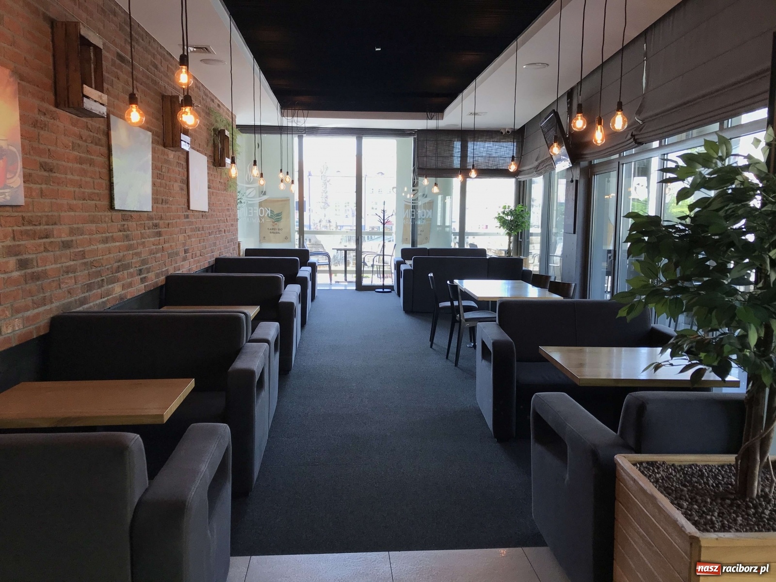 Zdjęcie w galerii na portalu naszraciborz.pl: Raciborska starówka wraca do życia. Gastronomia czeka na gości [FOTO] wiadomości z regionu