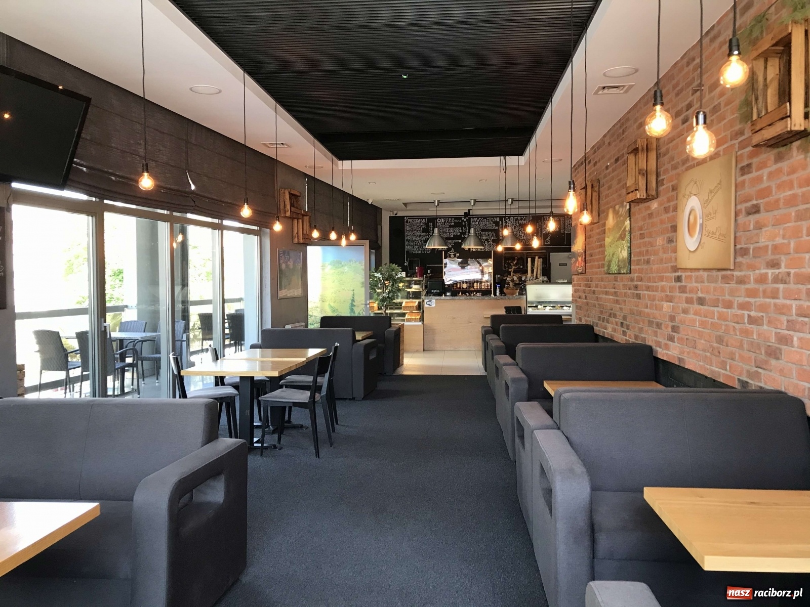 Zdjęcie w galerii na portalu naszraciborz.pl: Raciborska starówka wraca do życia. Gastronomia czeka na gości [FOTO] wiadomości z regionu