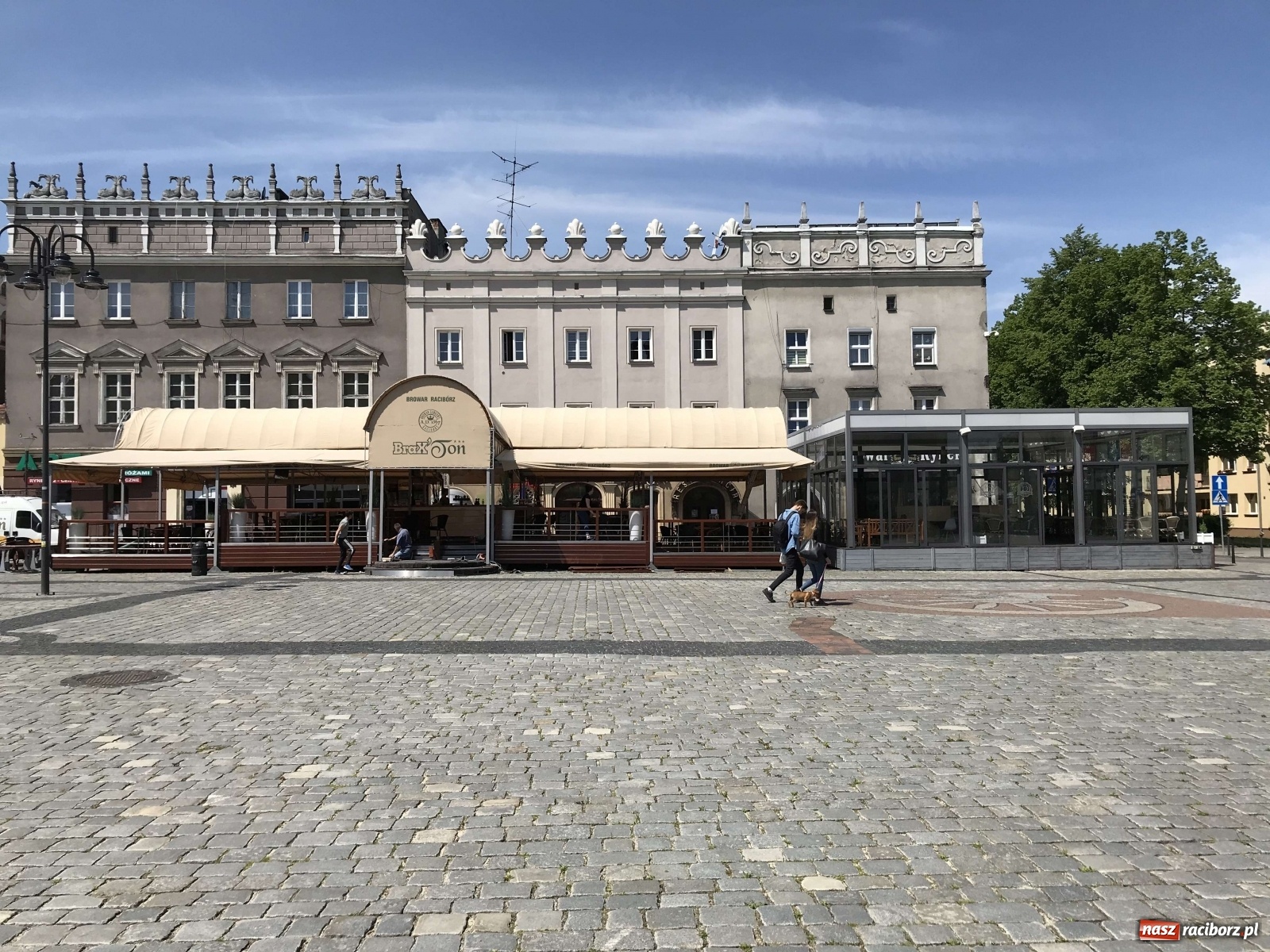 Zdjęcie w galerii na portalu naszraciborz.pl: Raciborska starówka wraca do życia. Gastronomia czeka na gości [FOTO] wiadomości z regionu