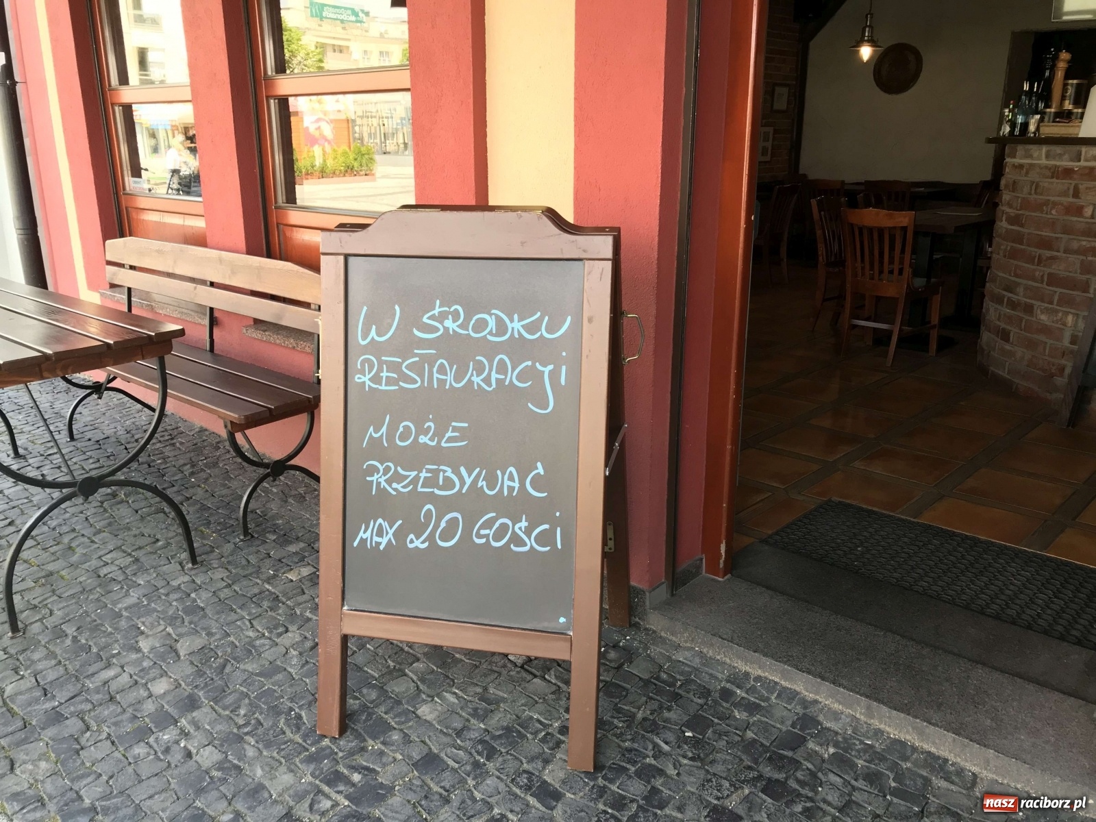 Zdjęcie w galerii na portalu naszraciborz.pl: Raciborska starówka wraca do życia. Gastronomia czeka na gości [FOTO] wiadomości z regionu