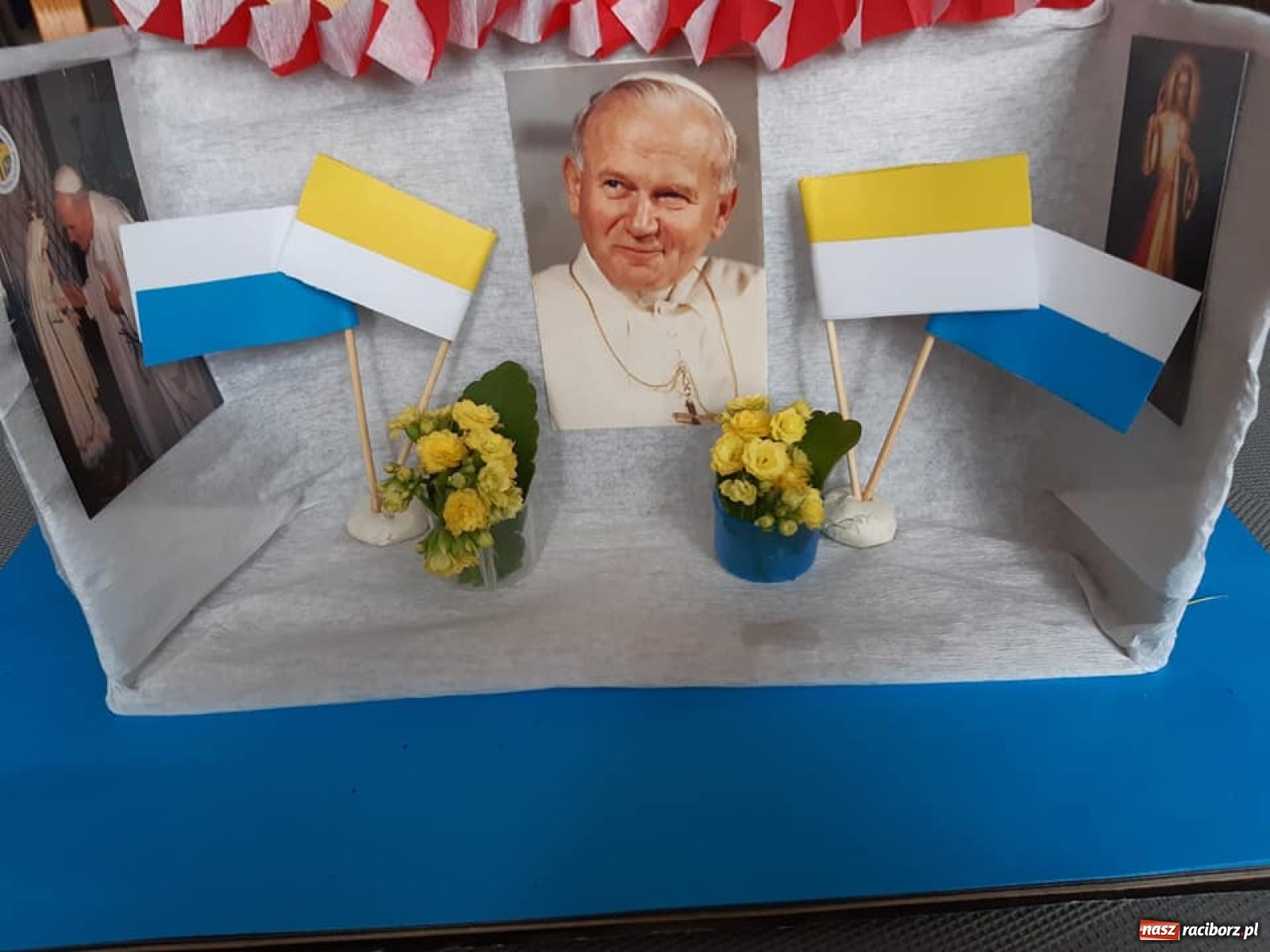 Zdjęcie w galerii na portalu naszraciborz.pl: Uczniowie ZSS uczcili setną rocznicę urodzin Papieża Polaka wiadomości z regionu