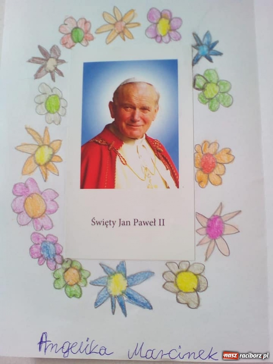 Zdjęcie w galerii na portalu naszraciborz.pl: Uczniowie ZSS uczcili setną rocznicę urodzin Papieża Polaka wiadomości z regionu