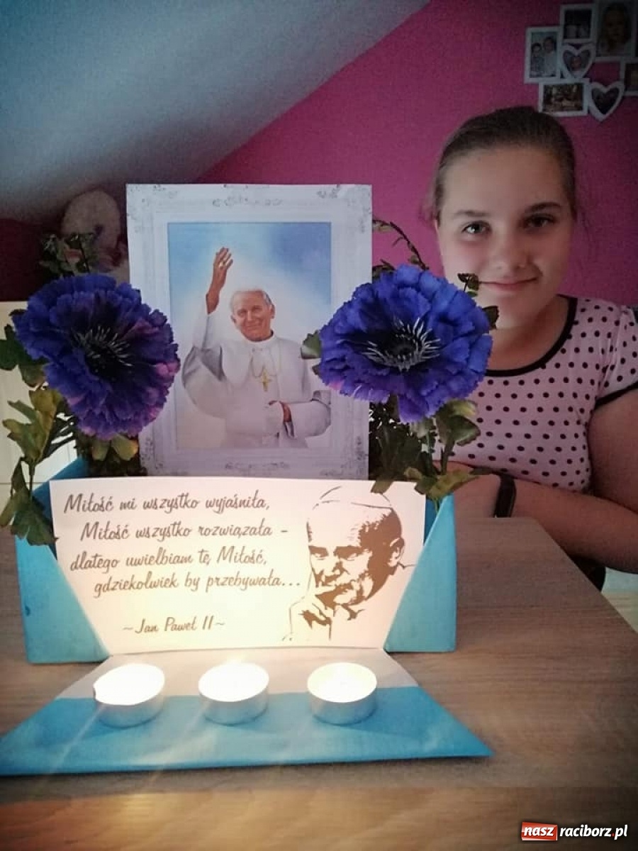 Zdjęcie w galerii na portalu naszraciborz.pl: Uczniowie ZSS uczcili setną rocznicę urodzin Papieża Polaka wiadomości z regionu