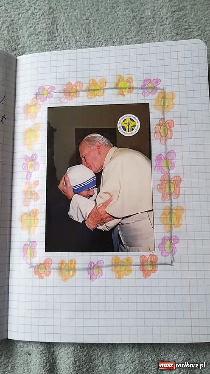 Zdjęcie w galerii na portalu naszraciborz.pl: Uczniowie ZSS uczcili setną rocznicę urodzin Papieża Polaka wiadomości z regionu