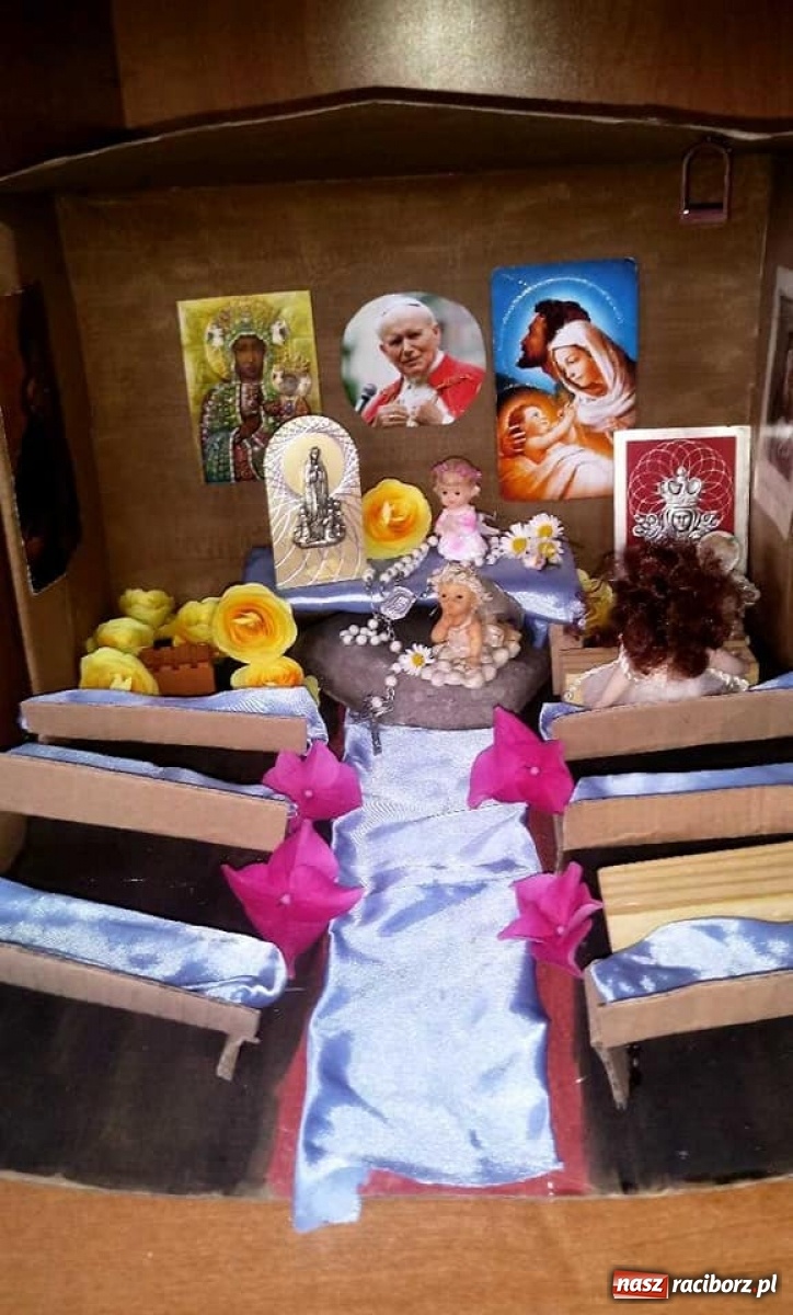 Zdjęcie w galerii na portalu naszraciborz.pl: Uczniowie ZSS uczcili setną rocznicę urodzin Papieża Polaka wiadomości z regionu