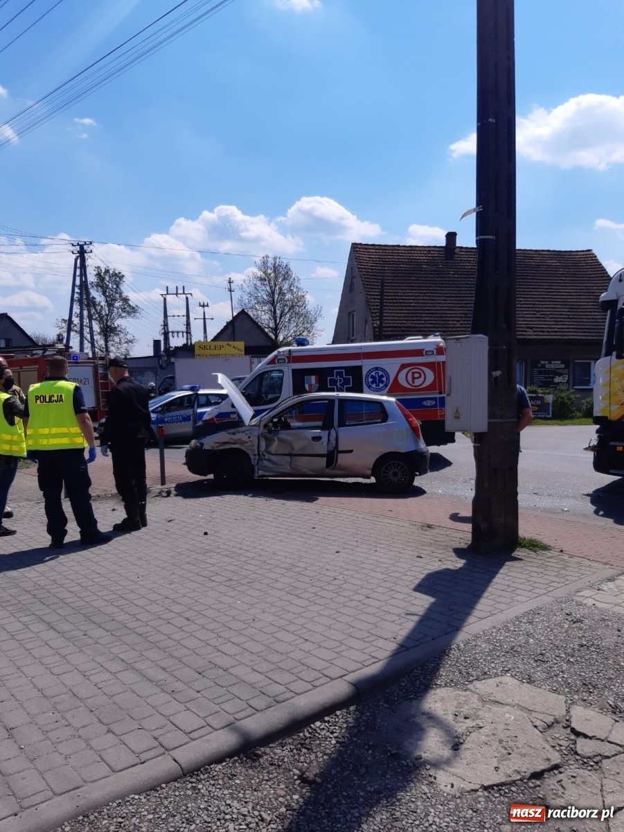 Zdjęcie w galerii na portalu naszraciborz.pl: Groźny wypadek na trasie Racibórz-Gliwice  wiadomości z regionu