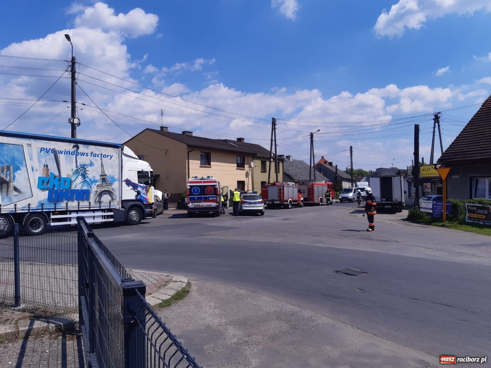 Zdjęcie w galerii na portalu naszraciborz.pl: Groźny wypadek na trasie Racibórz-Gliwice  wiadomości z regionu