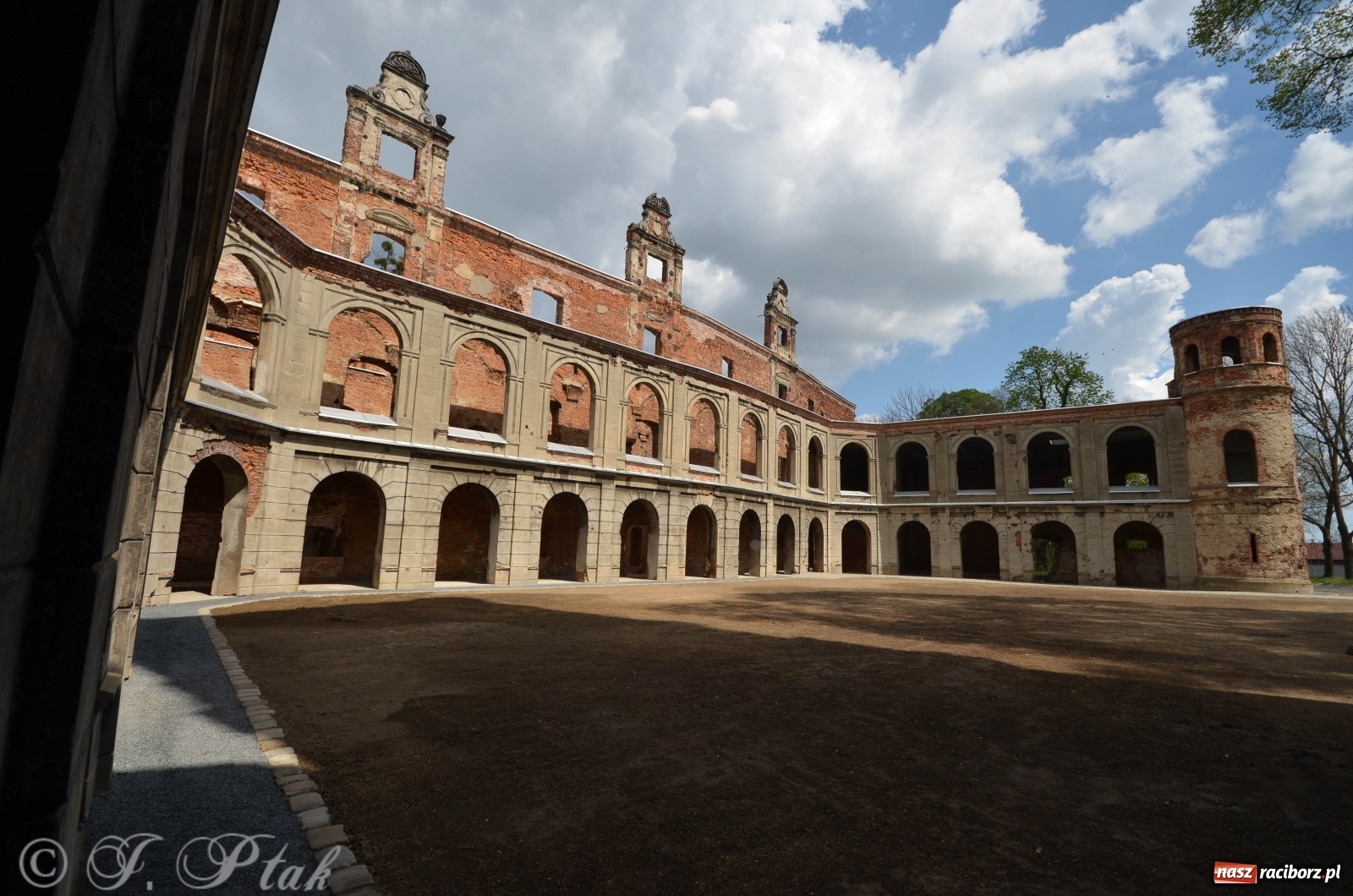 Zdjęcie w galerii na portalu naszraciborz.pl: Zakończył się pierwszy etap remontu zamku w Tworkowie [FOTO] wiadomości z regionu