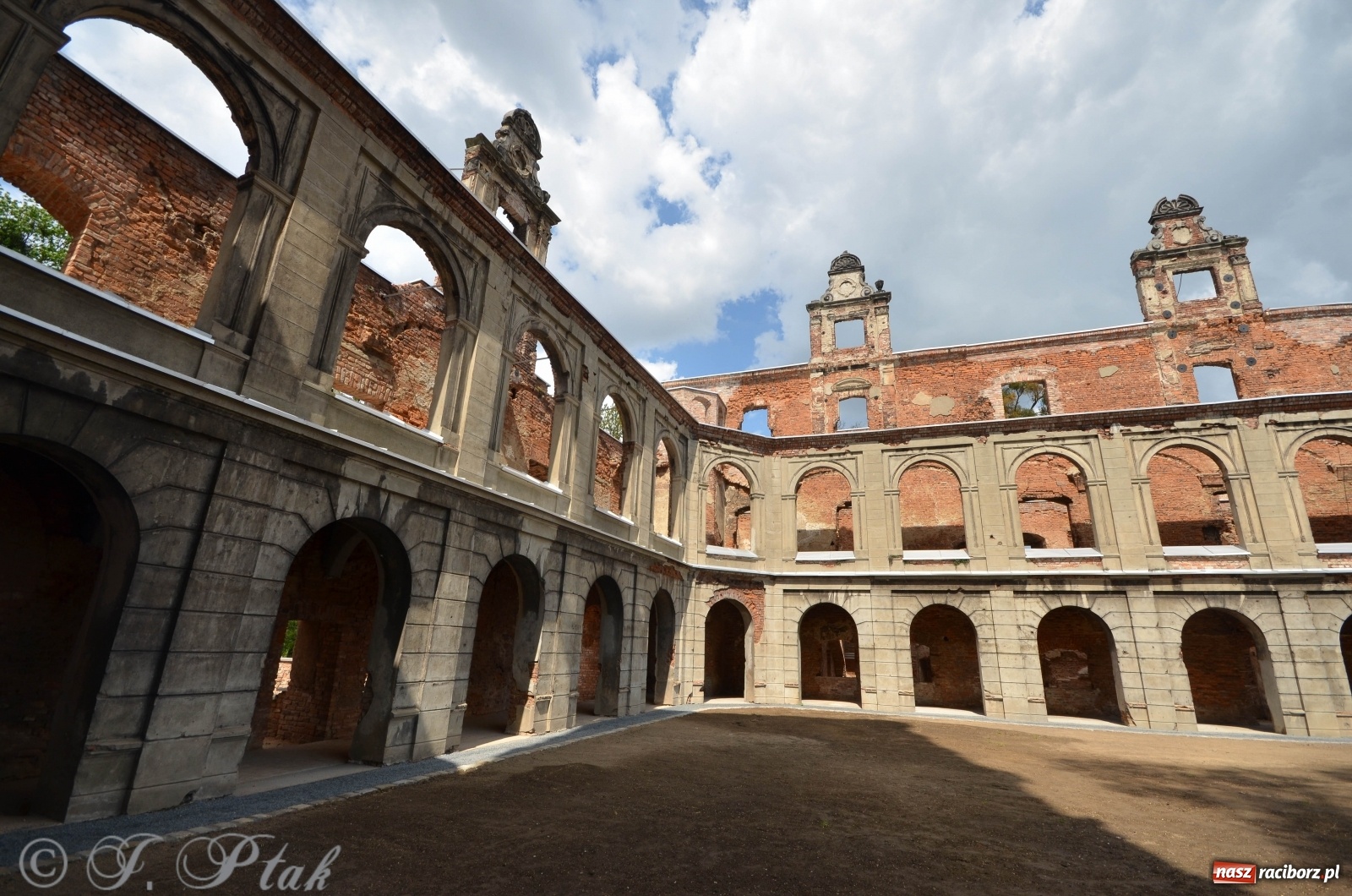 Zdjęcie w galerii na portalu naszraciborz.pl: Zakończył się pierwszy etap remontu zamku w Tworkowie [FOTO] wiadomości z regionu