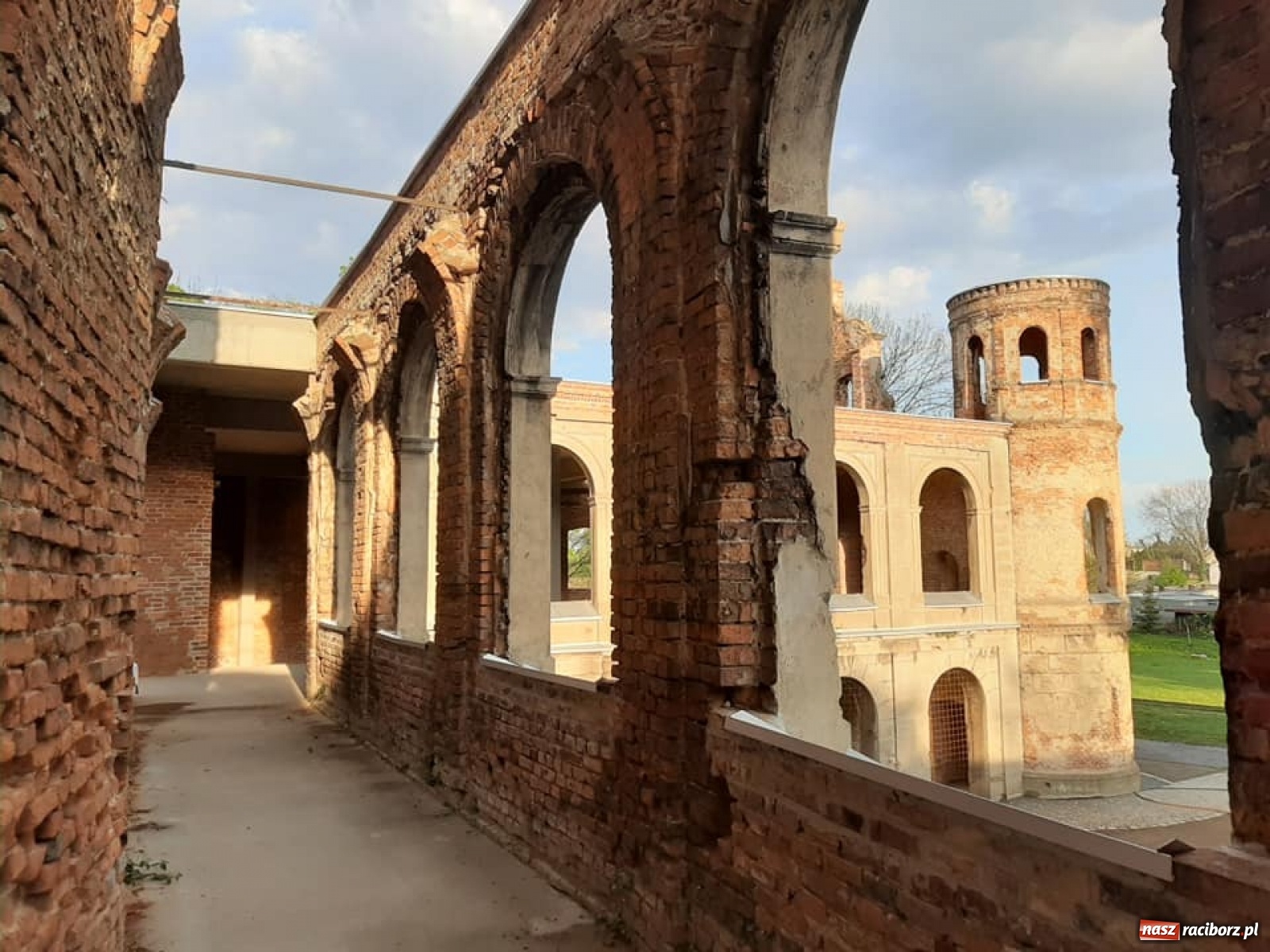 Zdjęcie w galerii na portalu naszraciborz.pl: Zakończył się pierwszy etap remontu zamku w Tworkowie [FOTO] wiadomości z regionu