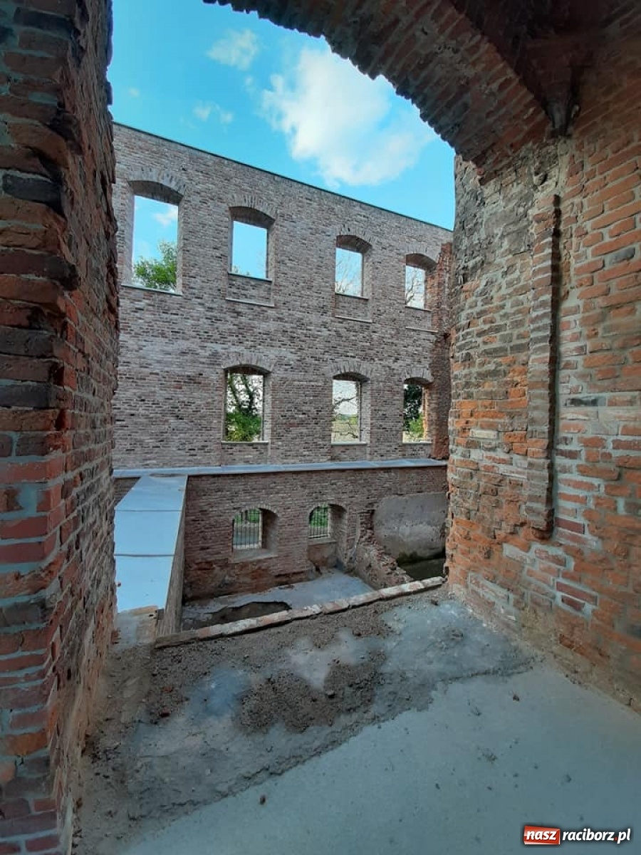 Zdjęcie w galerii na portalu naszraciborz.pl: Zakończył się pierwszy etap remontu zamku w Tworkowie [FOTO] wiadomości z regionu