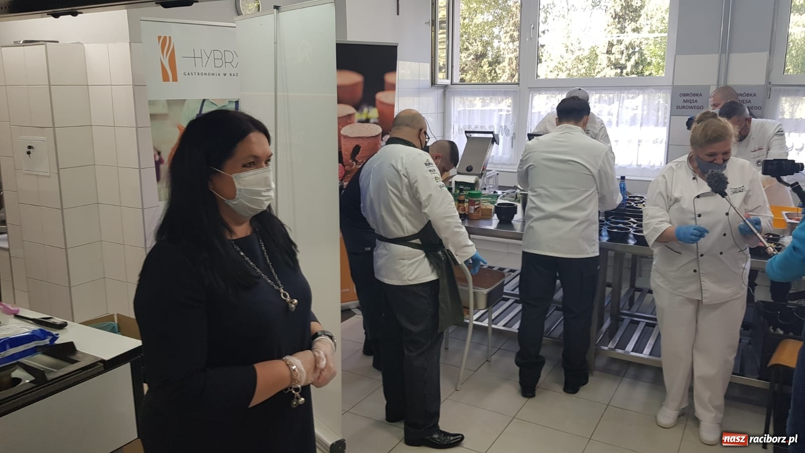 Zdjęcie w galerii na portalu naszraciborz.pl: Najlepsi kucharze z całej Polski szykują posiłki dla kadry szpitala wiadomości z regionu