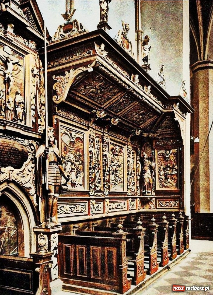 Zdjęcie w galerii na portalu naszraciborz.pl: Przedwojenny Ratibor w kolorze. Jak naprawdę wyglądały stalle w kościele farnym wiadomości z regionu