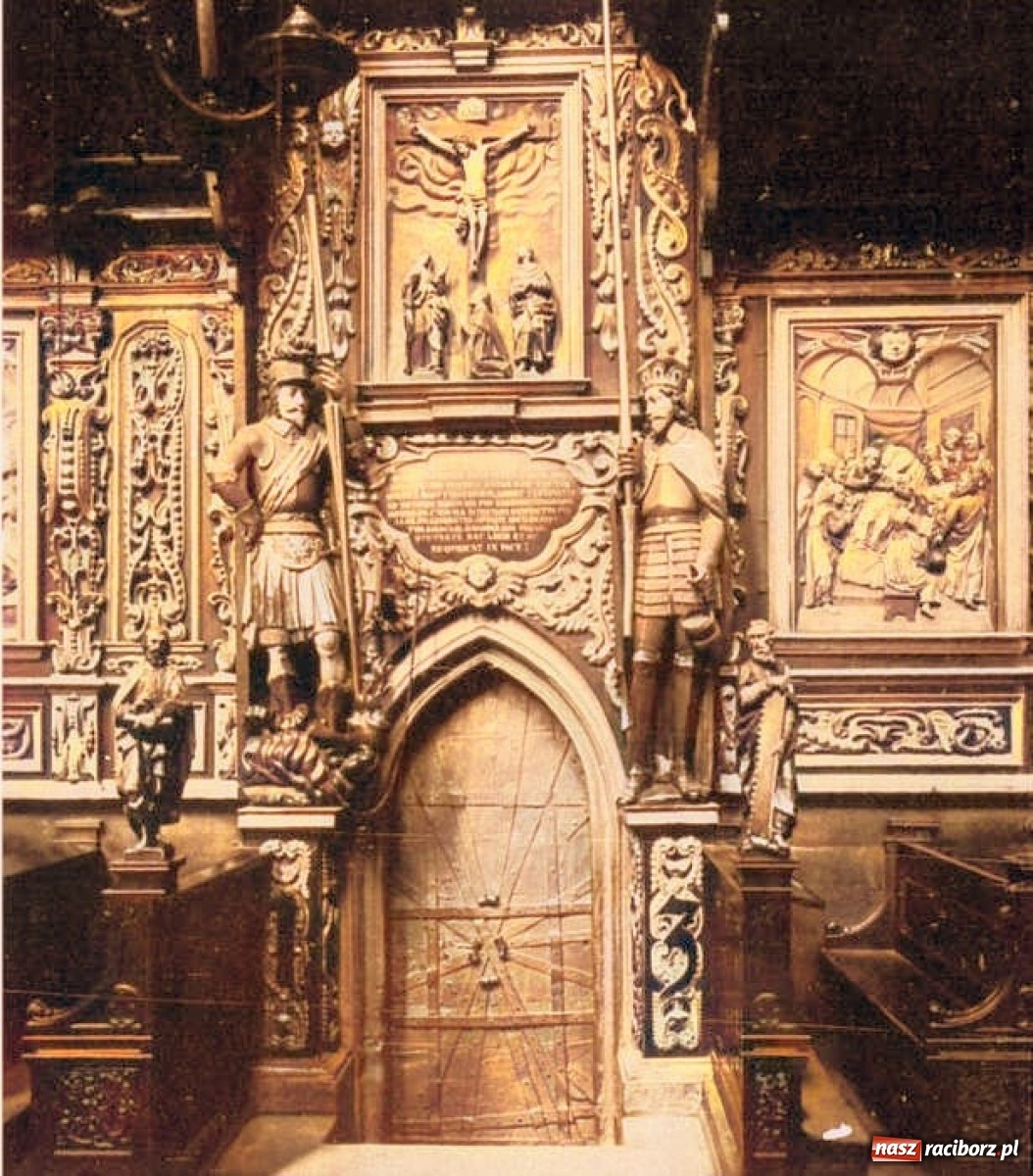 Zdjęcie w galerii na portalu naszraciborz.pl: Przedwojenny Ratibor w kolorze. Jak naprawdę wyglądały stalle w kościele farnym wiadomości z regionu