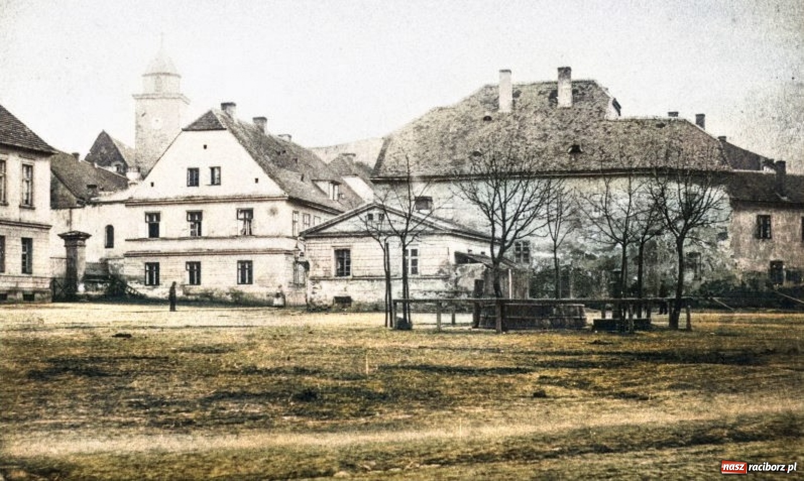 Zdjęcie w galerii na portalu naszraciborz.pl: Przedwojenny Ratibor w kolorze. Jak naprawdę wyglądały stalle w kościele farnym wiadomości z regionu