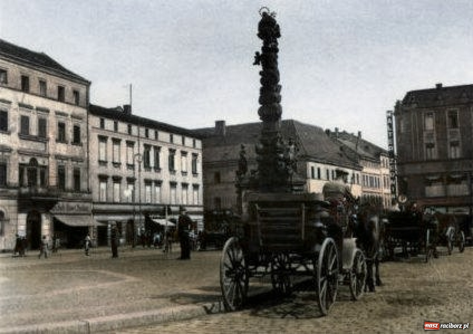 Zdjęcie w galerii na portalu naszraciborz.pl: Przedwojenny Ratibor w kolorze. Jak naprawdę wyglądały stalle w kościele farnym wiadomości z regionu