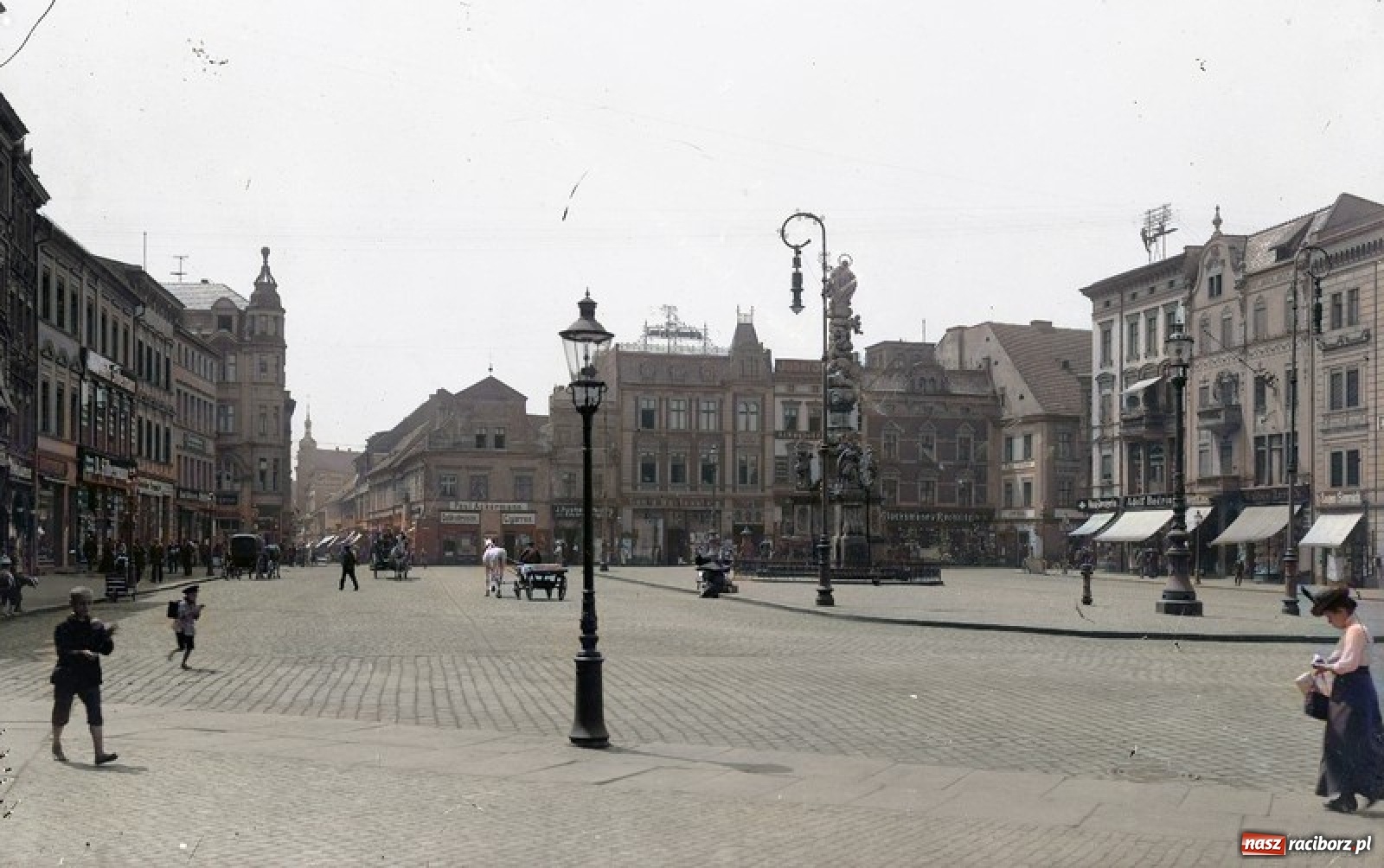 Zdjęcie w galerii na portalu naszraciborz.pl: Przedwojenny Ratibor w kolorze. Jak naprawdę wyglądały stalle w kościele farnym wiadomości z regionu