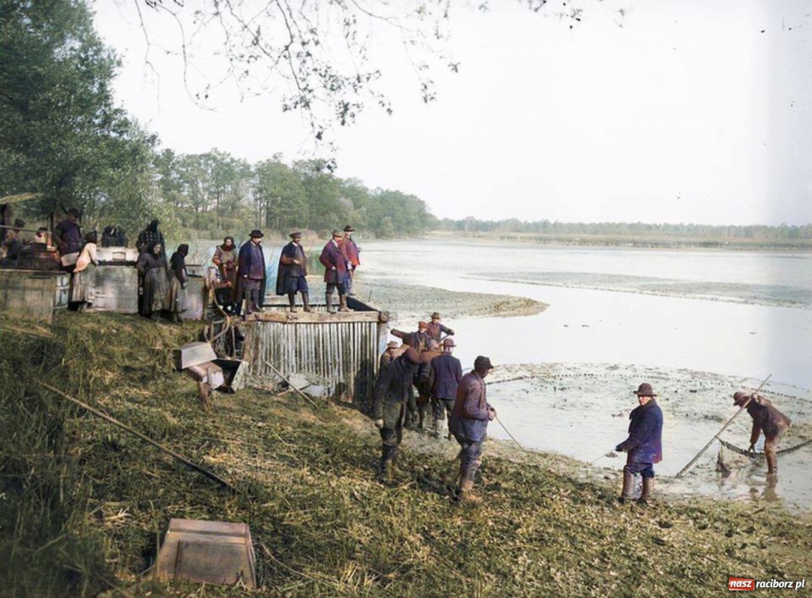 Zdjęcie w galerii na portalu naszraciborz.pl: Przedwojenny Ratibor w kolorze. Jak naprawdę wyglądały stalle w kościele farnym wiadomości z regionu