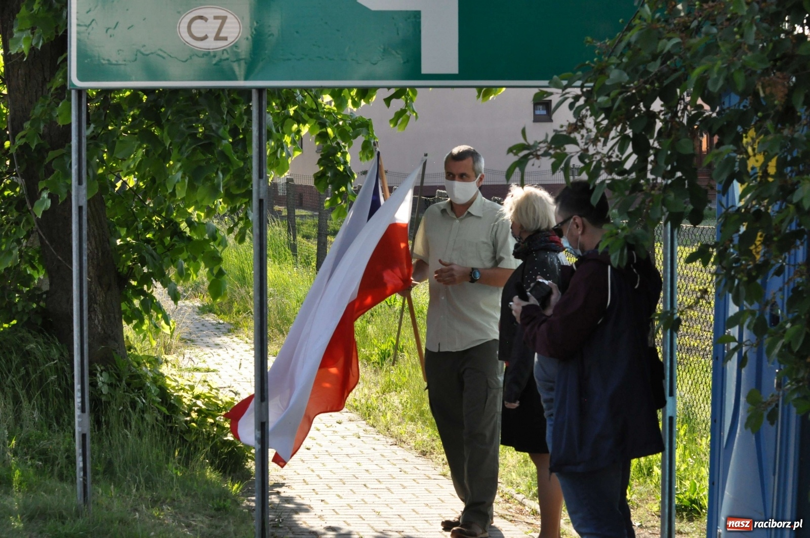 Zdjęcie w galerii na portalu naszraciborz.pl: Inicjatywa protestowała na przejściu Chałupki-Rudyszwałd-Šilheřovice [FOTO i WIDEO] wiadomości z regionu