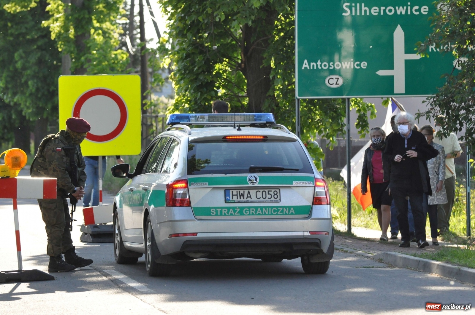 Zdjęcie w galerii na portalu naszraciborz.pl: Inicjatywa protestowała na przejściu Chałupki-Rudyszwałd-Šilheřovice [FOTO i WIDEO] wiadomości z regionu