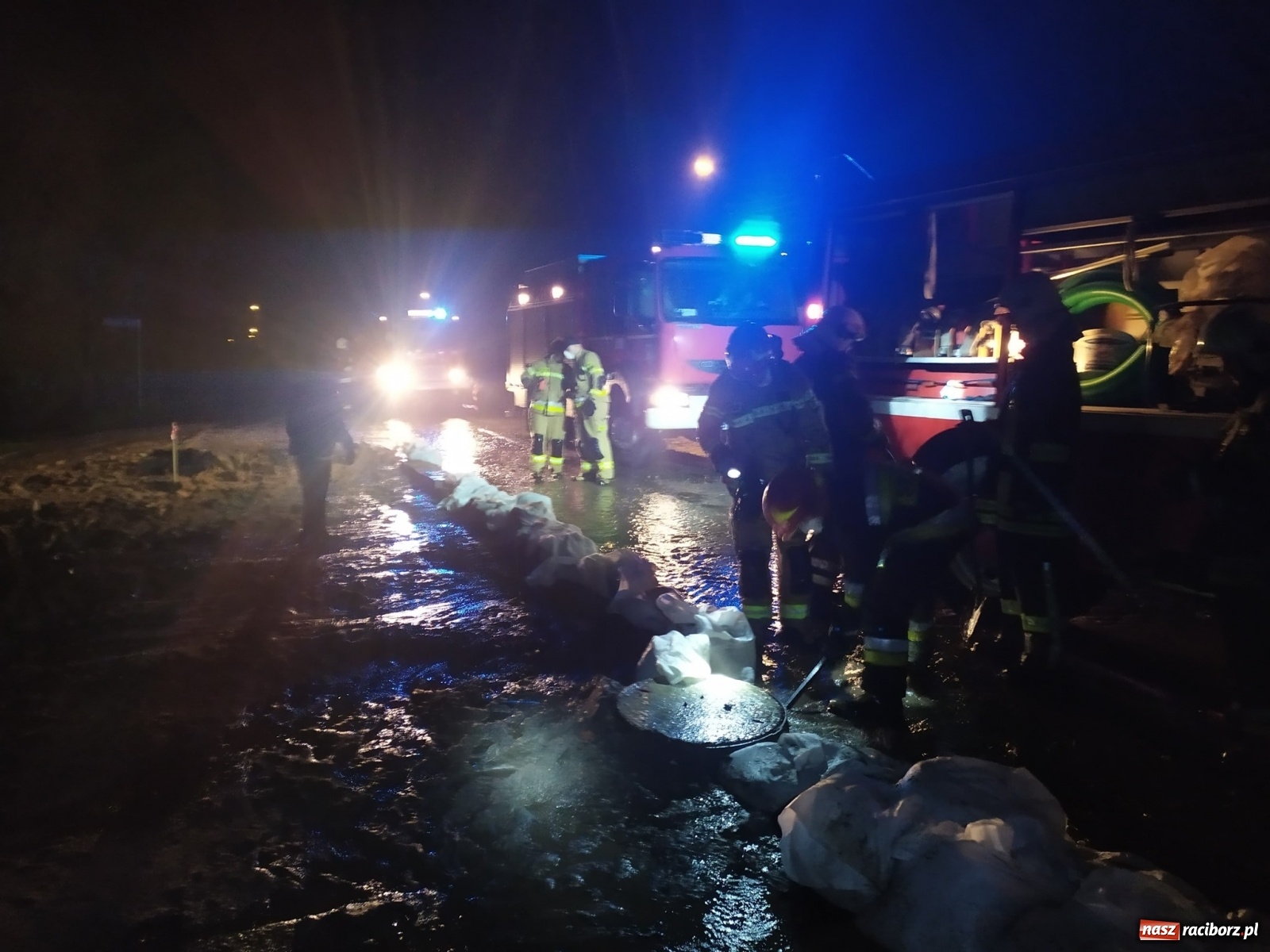 Zdjęcie w galerii na portalu naszraciborz.pl: Ulewa spowodowała zalanie dwóch domostw w Rzuchowie  wiadomości z regionu