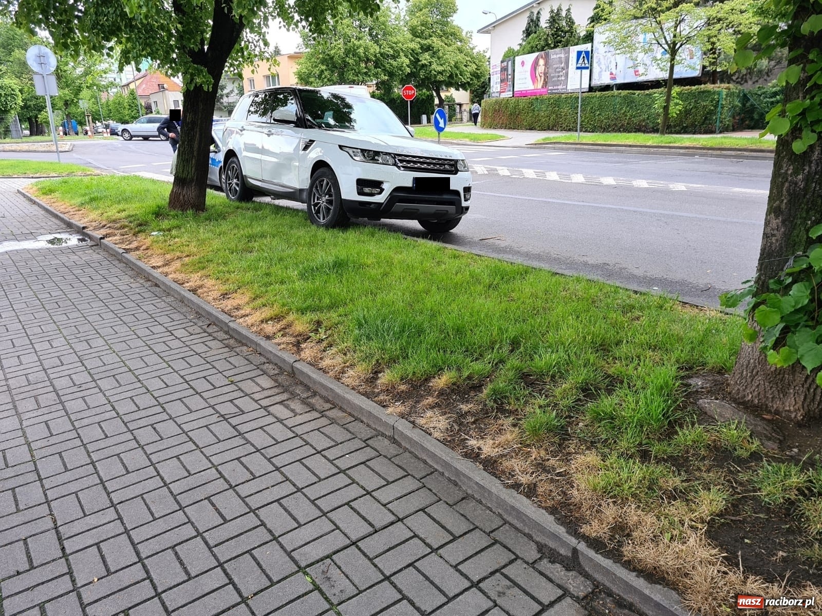 Zdjęcie w galerii na portalu naszraciborz.pl: Wymuszenie przyczyną zderzenia na Ocickiej [FOTO] wiadomości z regionu