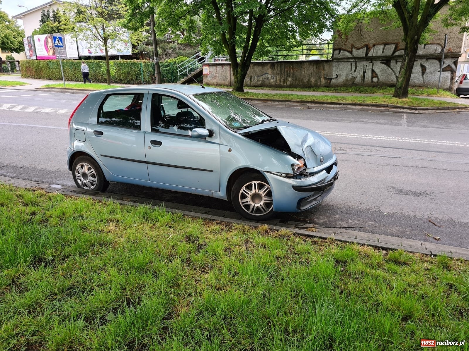 Zdjęcie w galerii na portalu naszraciborz.pl: Wymuszenie przyczyną zderzenia na Ocickiej [FOTO] wiadomości z regionu