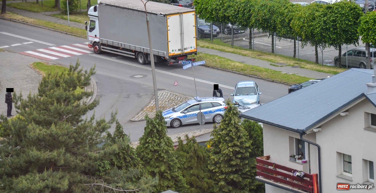 Zdjęcie w galerii na portalu naszraciborz.pl: Wymuszenie przyczyną zderzenia na Ocickiej [FOTO] wiadomości z regionu
