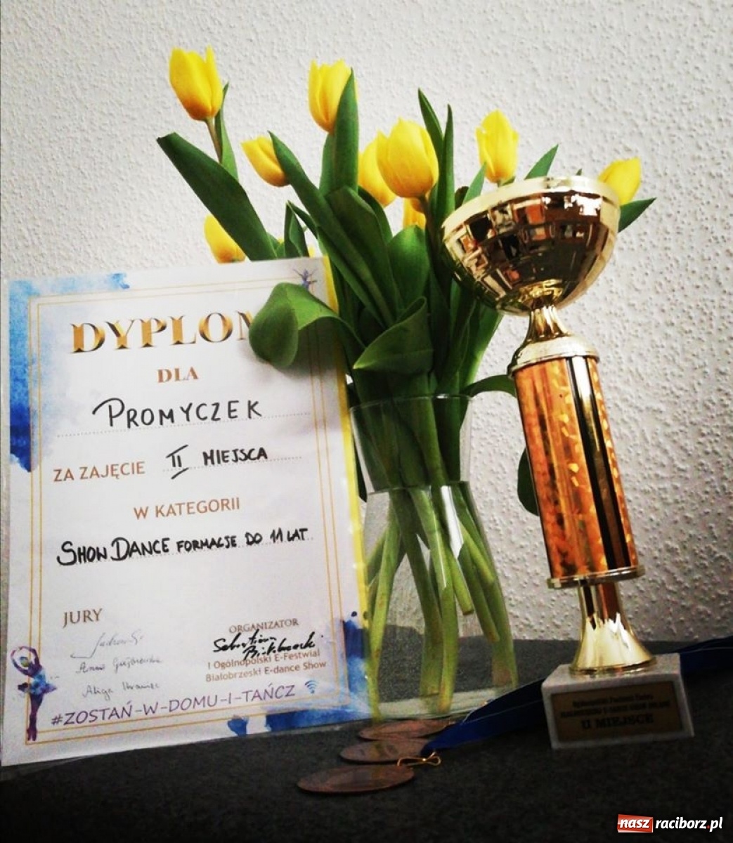 Zdjęcie w galerii na portalu naszraciborz.pl: Drugie miejsce kuźniańskiego Promyczka na Festiwalu Tańca Online wiadomości z regionu