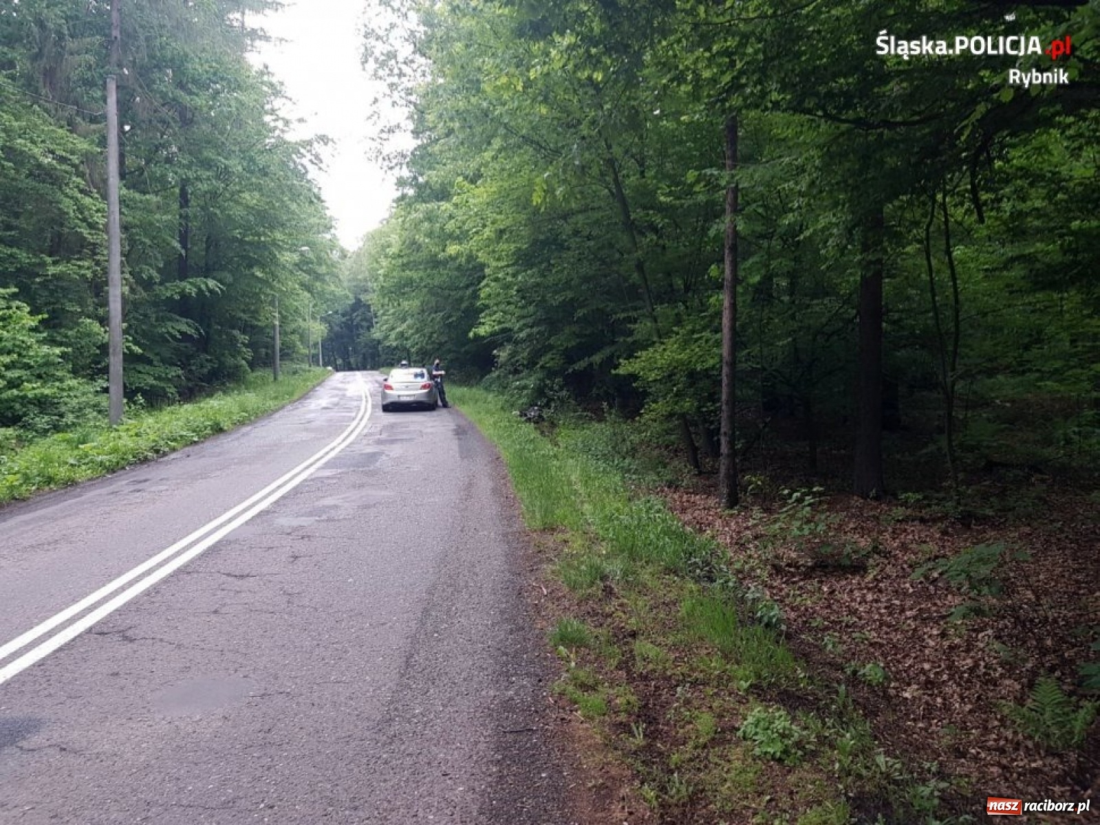 Zdjęcie w galerii na portalu naszraciborz.pl: Motocyklista z bronią maszynową uciekał przed policją [WIDEO] wiadomości z regionu