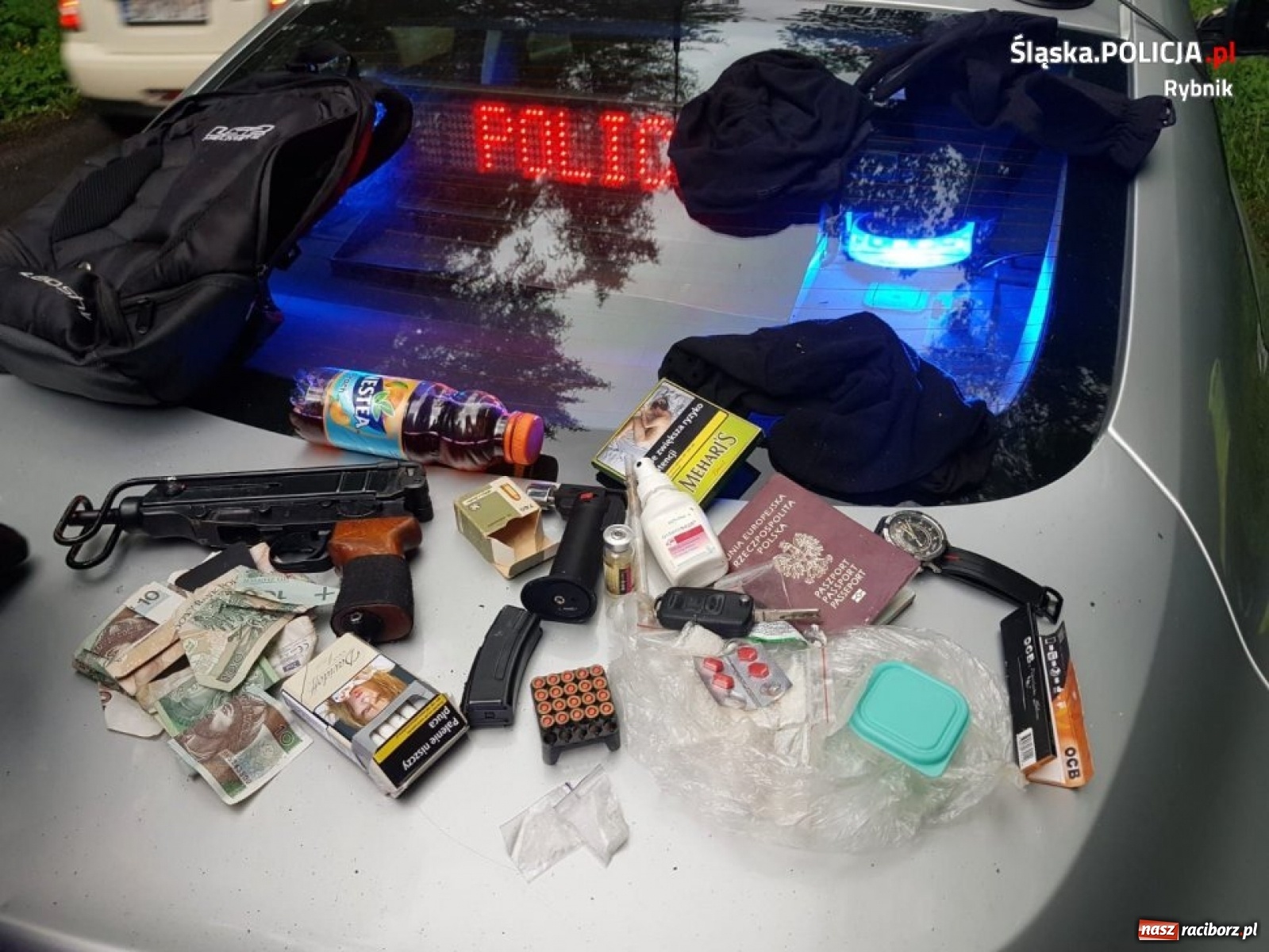 Zdjęcie w galerii na portalu naszraciborz.pl: Motocyklista z bronią maszynową uciekał przed policją [WIDEO] wiadomości z regionu