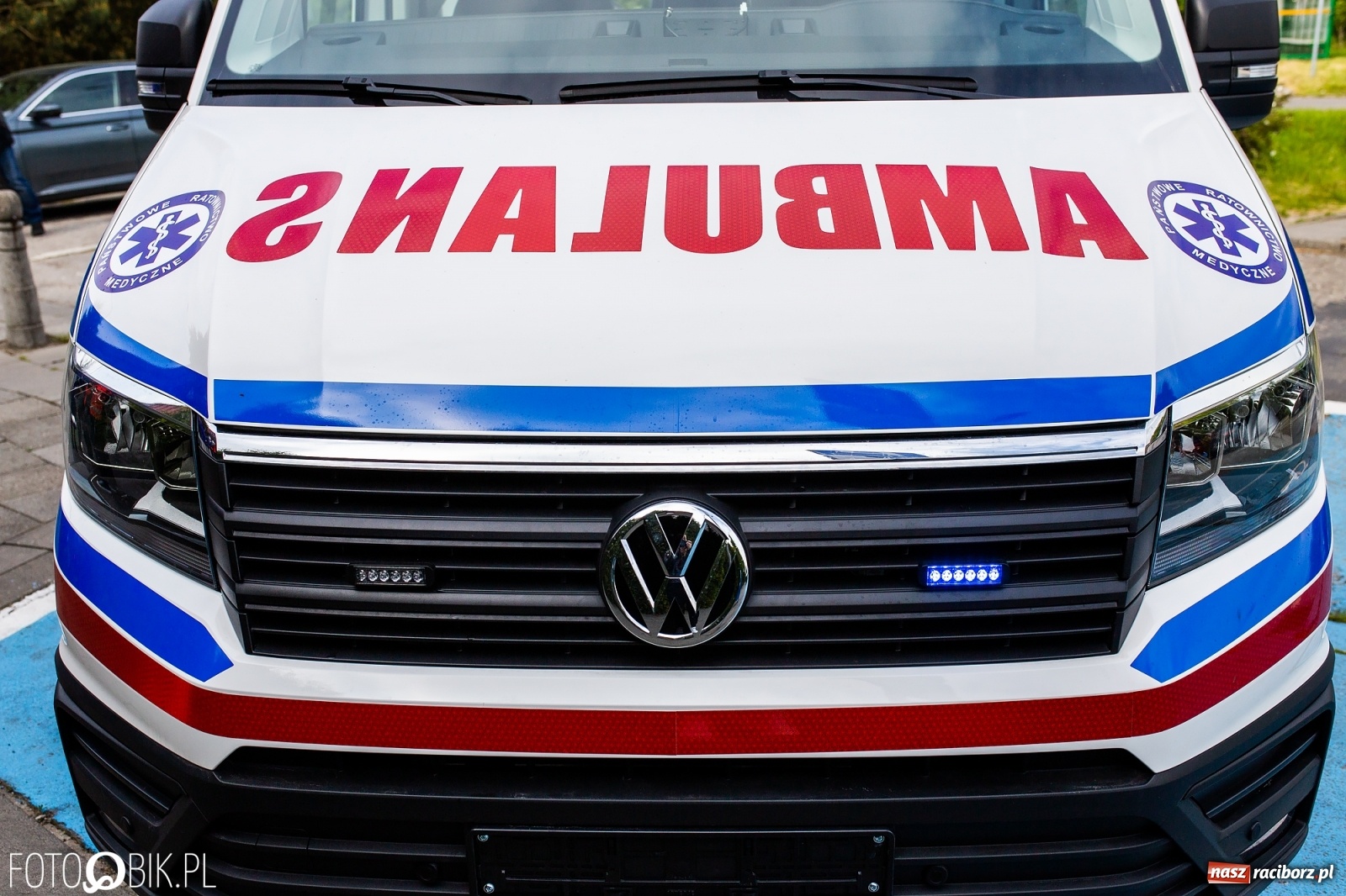 Zdjęcie w galerii na portalu naszraciborz.pl: Karetka Eko-Okien dotarła do raciborskiego szpitala wiadomości z regionu