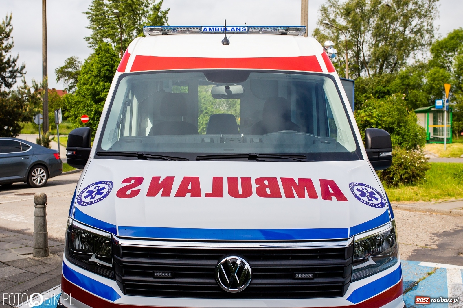 Zdjęcie w galerii na portalu naszraciborz.pl: Karetka Eko-Okien dotarła do raciborskiego szpitala wiadomości z regionu
