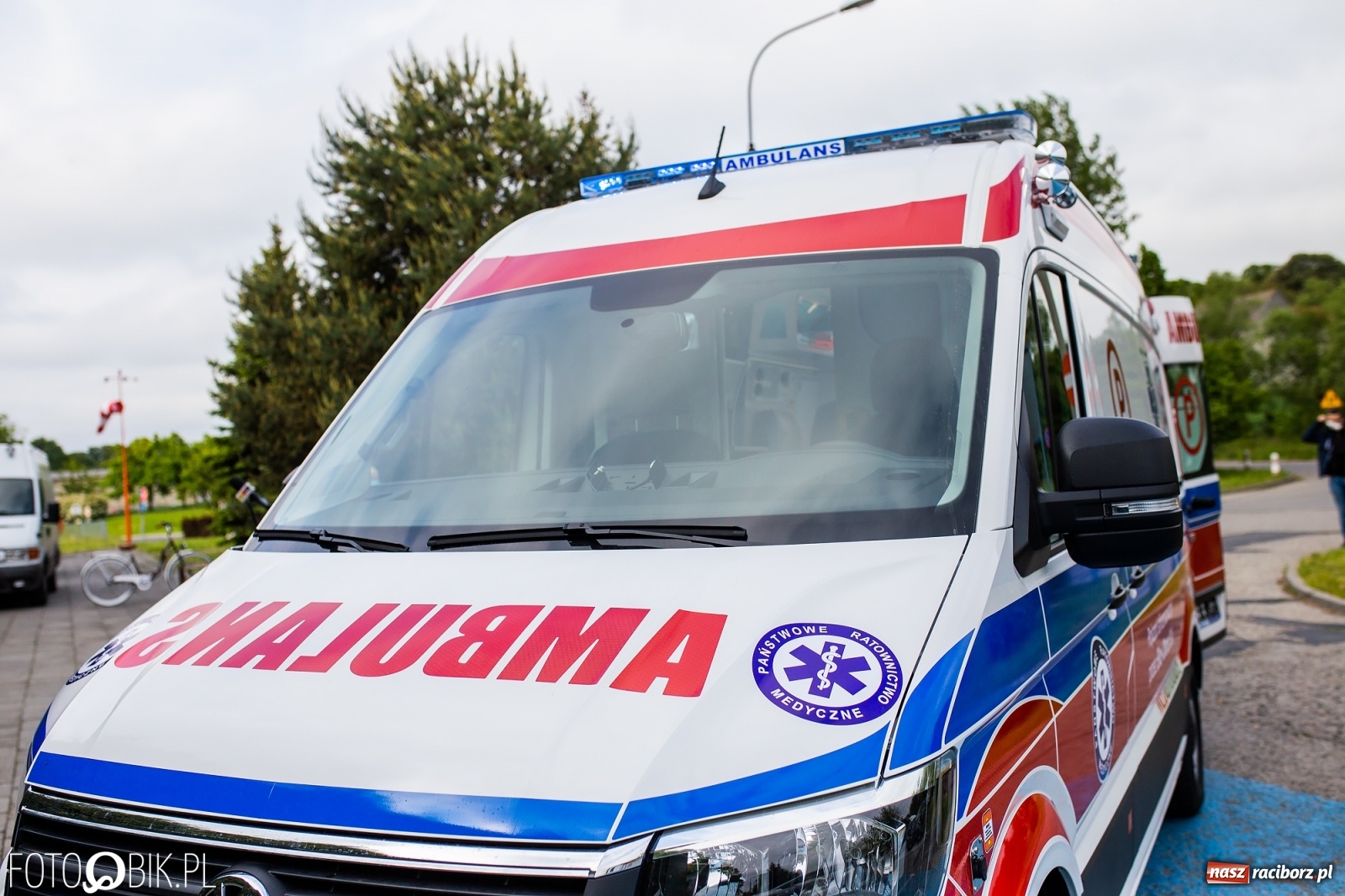 Zdjęcie w galerii na portalu naszraciborz.pl: Karetka Eko-Okien dotarła do raciborskiego szpitala wiadomości z regionu