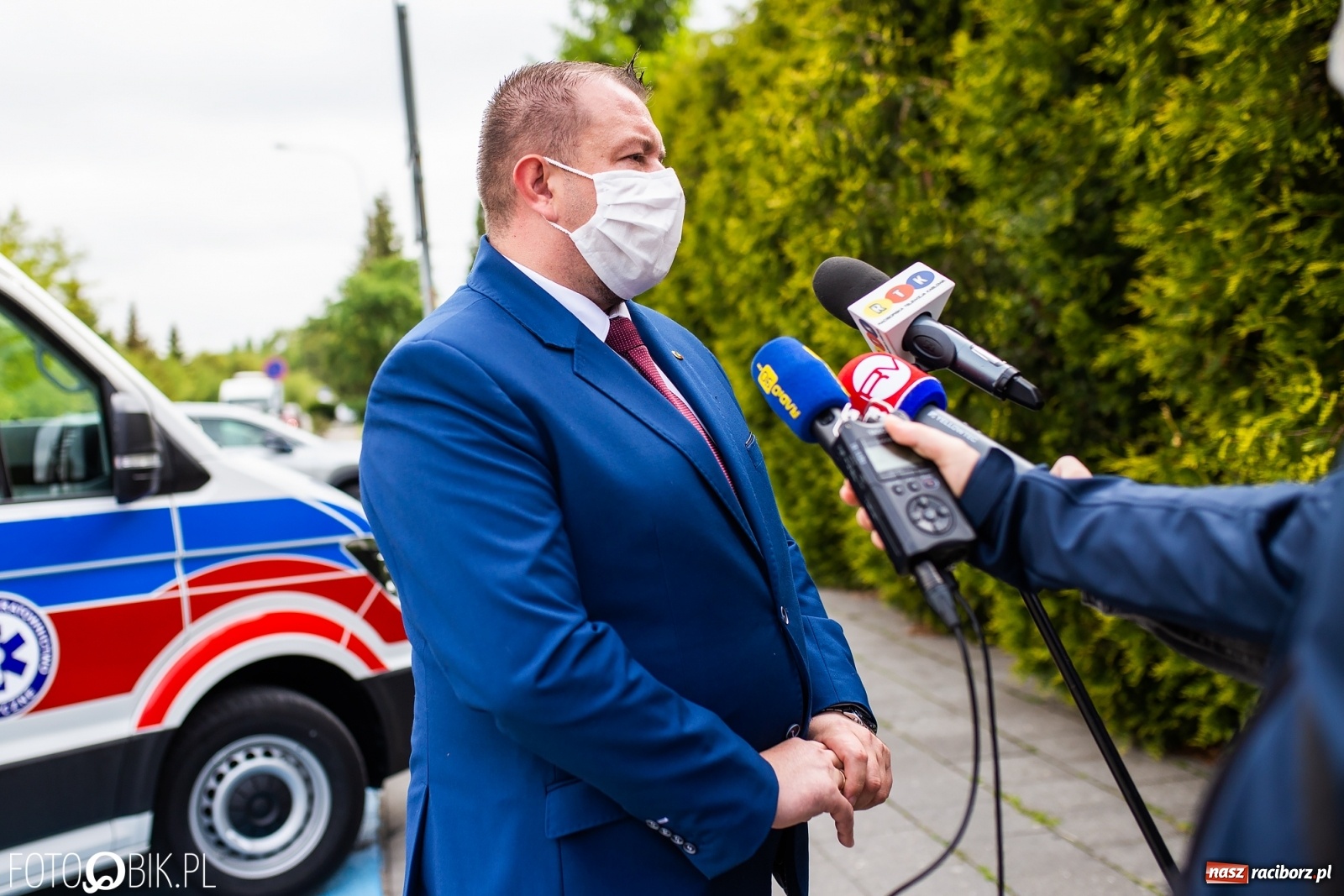 Zdjęcie w galerii na portalu naszraciborz.pl: Karetka Eko-Okien dotarła do raciborskiego szpitala wiadomości z regionu