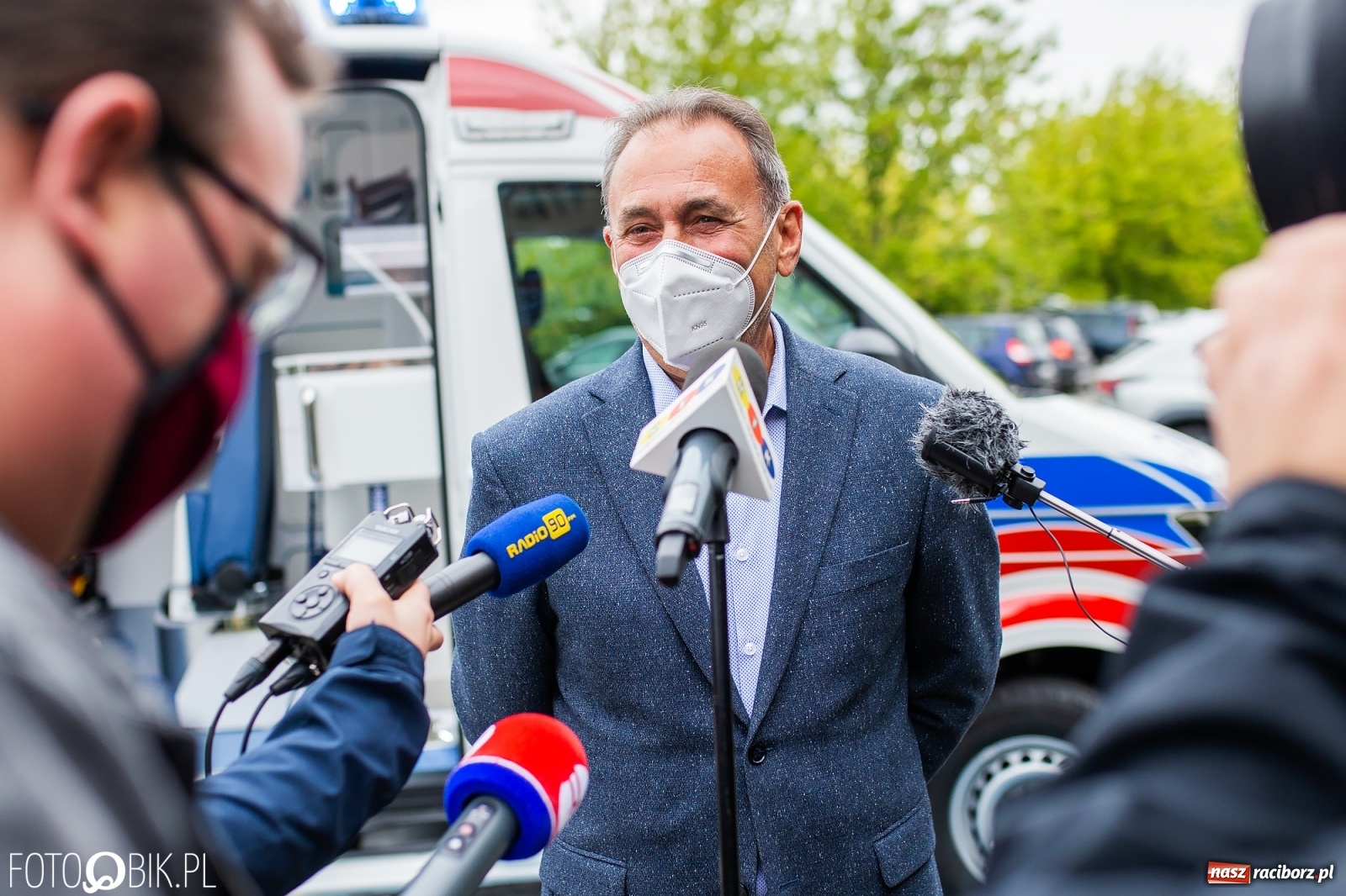 Zdjęcie w galerii na portalu naszraciborz.pl: Karetka Eko-Okien dotarła do raciborskiego szpitala wiadomości z regionu