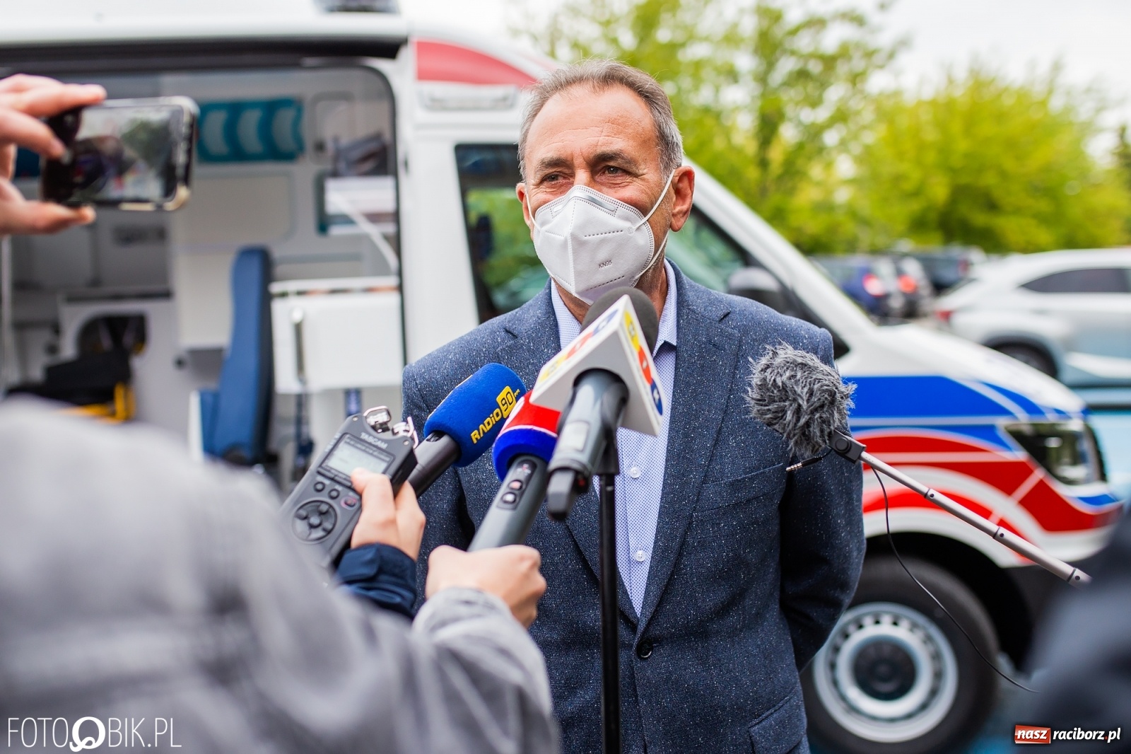 Zdjęcie w galerii na portalu naszraciborz.pl: Karetka Eko-Okien dotarła do raciborskiego szpitala wiadomości z regionu