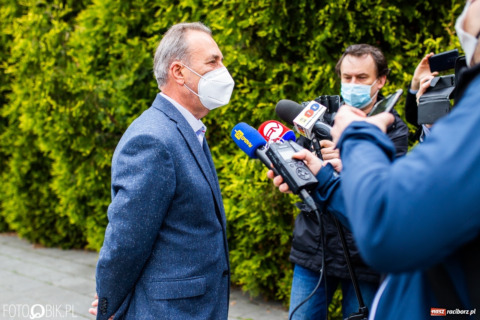 Zdjęcie w galerii na portalu naszraciborz.pl: Karetka Eko-Okien dotarła do raciborskiego szpitala wiadomości z regionu