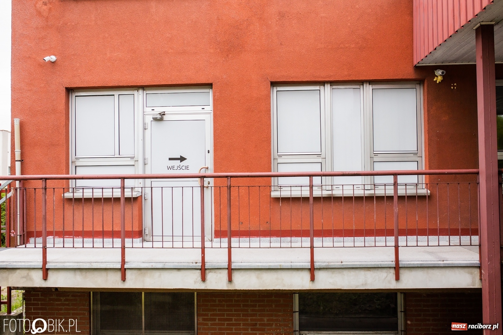 Zdjęcie w galerii na portalu naszraciborz.pl: Karetka Eko-Okien dotarła do raciborskiego szpitala wiadomości z regionu