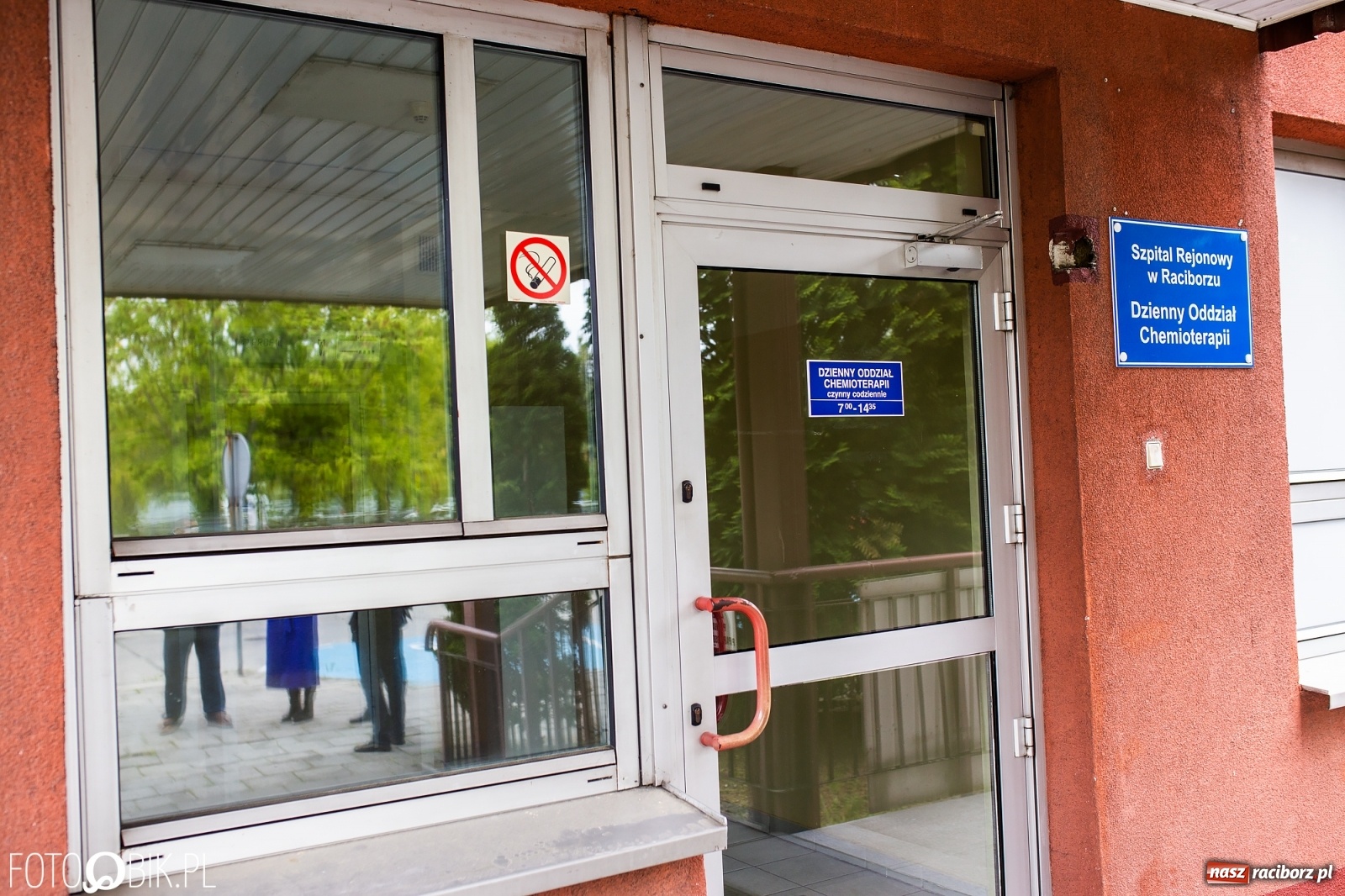 Zdjęcie w galerii na portalu naszraciborz.pl: Karetka Eko-Okien dotarła do raciborskiego szpitala wiadomości z regionu