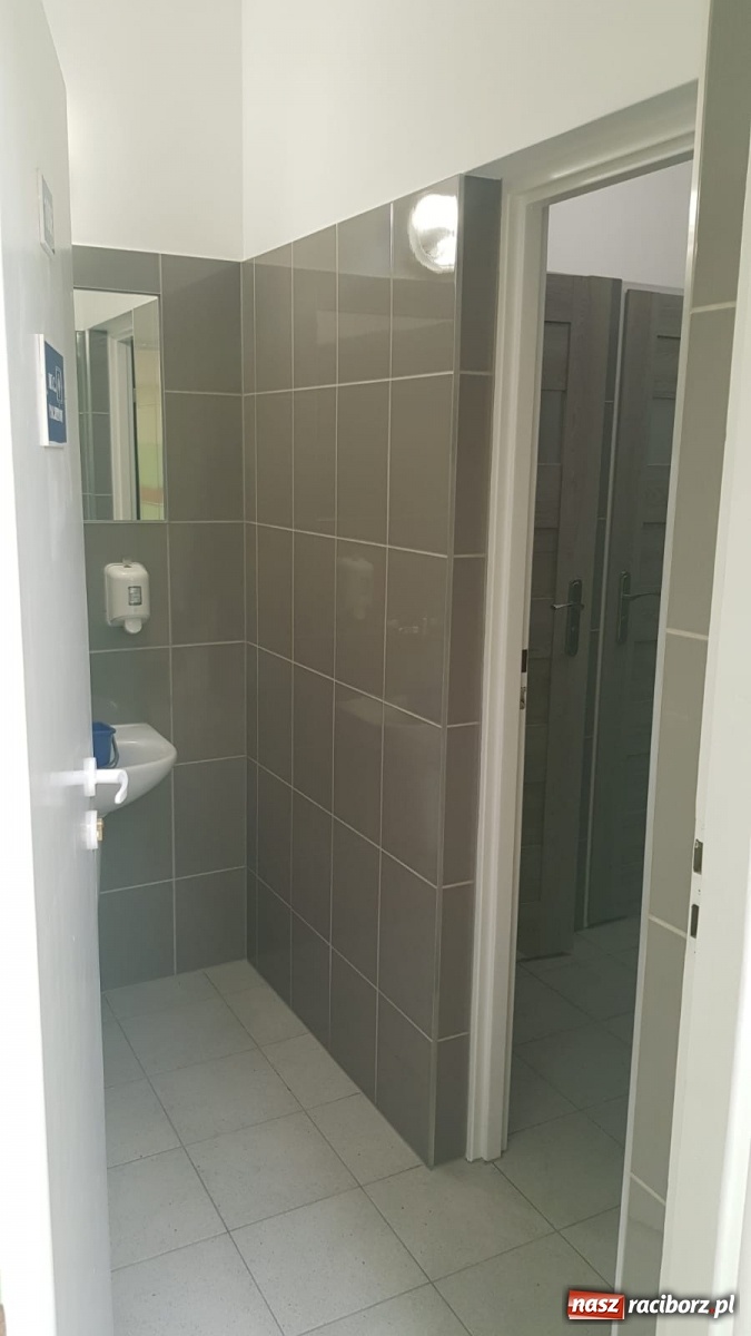 Zdjęcie w galerii na portalu naszraciborz.pl: Poradnie specjalistyczne wracają na ul. Gamowską od 1 czerwca. Zobacz wnętrza wiadomości z regionu